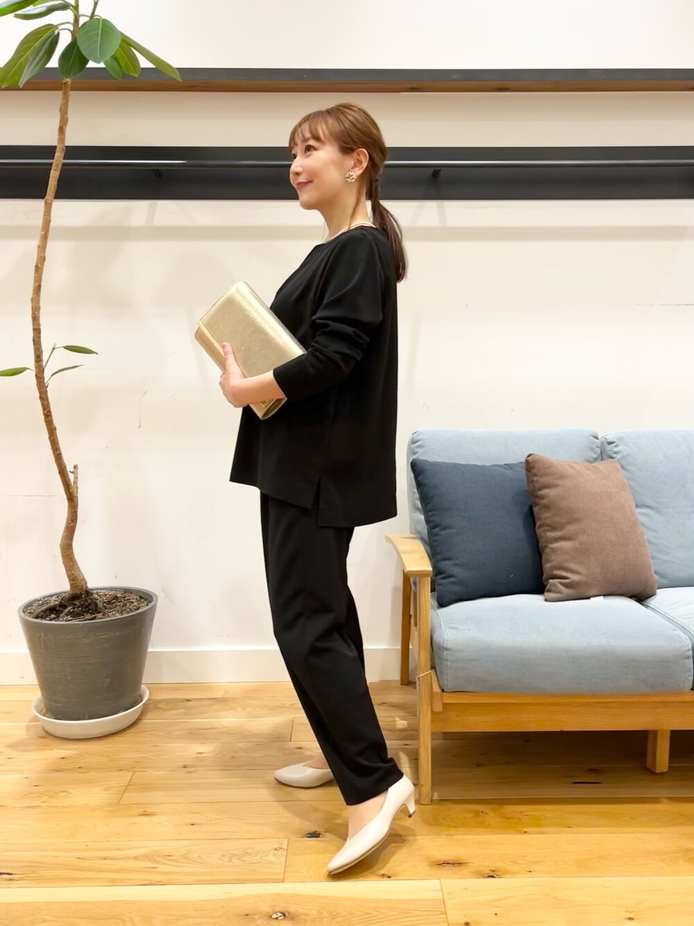 「セットアップ、オケージョン、セレモニー、入学式、卒業式、セレモニーコーデ」｜「URBAN RESEARCH DOORSのソフトヒールパンプス（パンプス、グレー系）」を使った、+++ゆき+++さん（レディース・151cm）の冬コーディネートの3枚目の写真