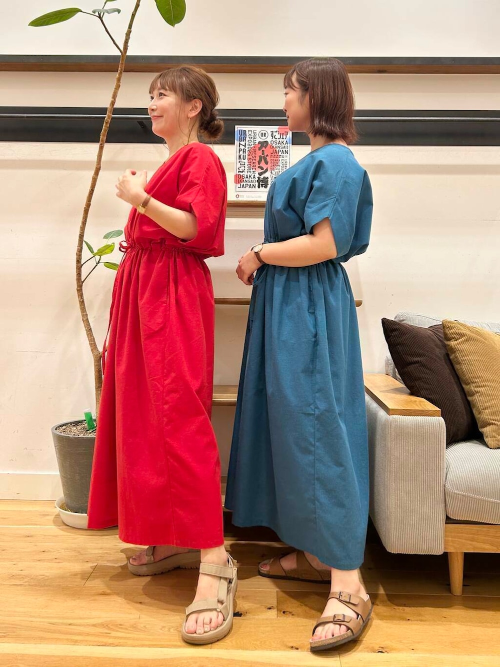 「doors、低身長コーデ、40代、骨格ストレート、イエベ春、ストレート×イエベ春、ストレート×イエベ、リネン着こなし術」｜「URBAN RESEARCH DOORSの『WEB/一部店舗限定サイズ』『UR TECH 高機能リネン』ウエストギャザーワンピース（ワンピース、レッド系）」を使った、+++ゆき+++さん（レディース・151cm）の夏コーディネートの5枚目の写真