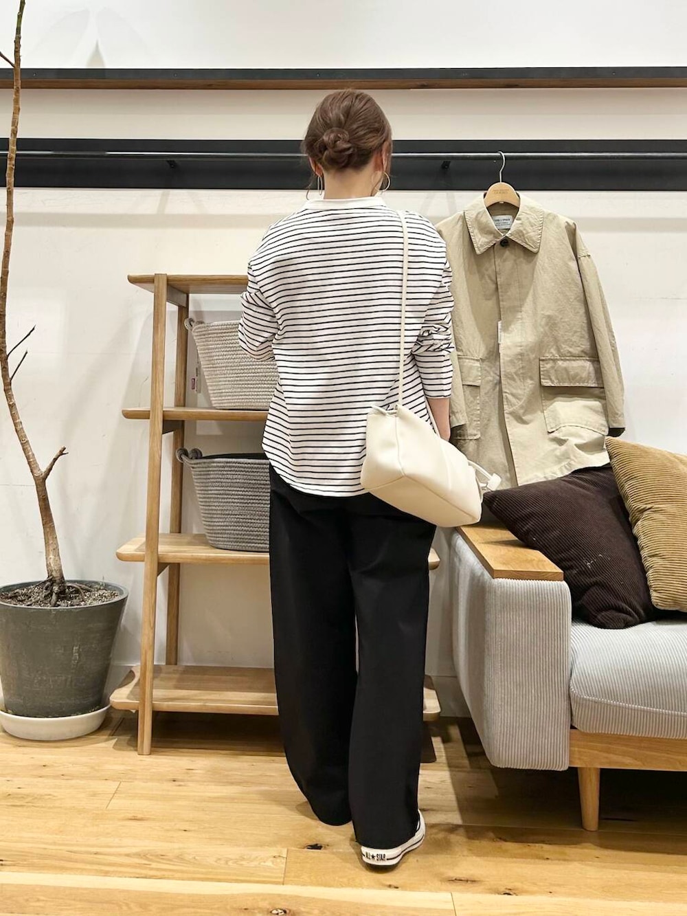 「doors、低身長コーデ、40代、骨格ストレート、イエベ春、ストレート×イエベ春、春のジャケットスタイル、新作スニーカーコーデ」｜「FORK&SPOONのFORK&SPOON　コットンナイロンパンツ（その他パンツ、ブラック系）」を使った、+++ゆき+++さん（レディース・151cm）の冬コーディネートの7枚目の写真