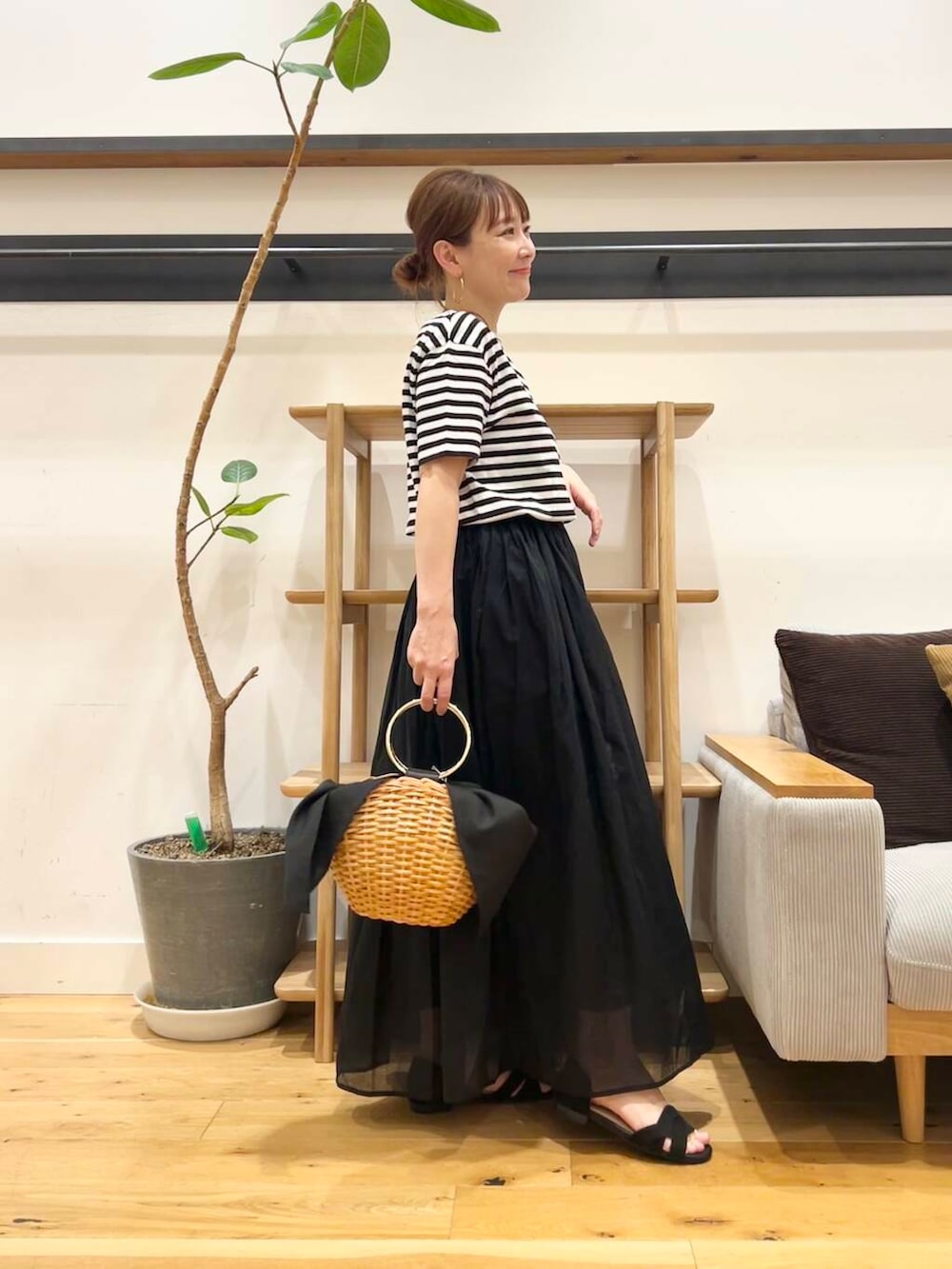 「doors、低身長コーデ、40代、骨格ストレート、イエベ春、ストレート×イエベ春、ストレート×イエベ、ワンピース×低身長、最旬サンダルスタイル」｜「URBAN RESEARCH DOORSの『一部WEB限定カラー』セパレートフラットサンダル（サンダル、ブラック系）」を使った、+++ゆき+++さん（レディース・151cm）の夏コーディネートの5枚目の写真