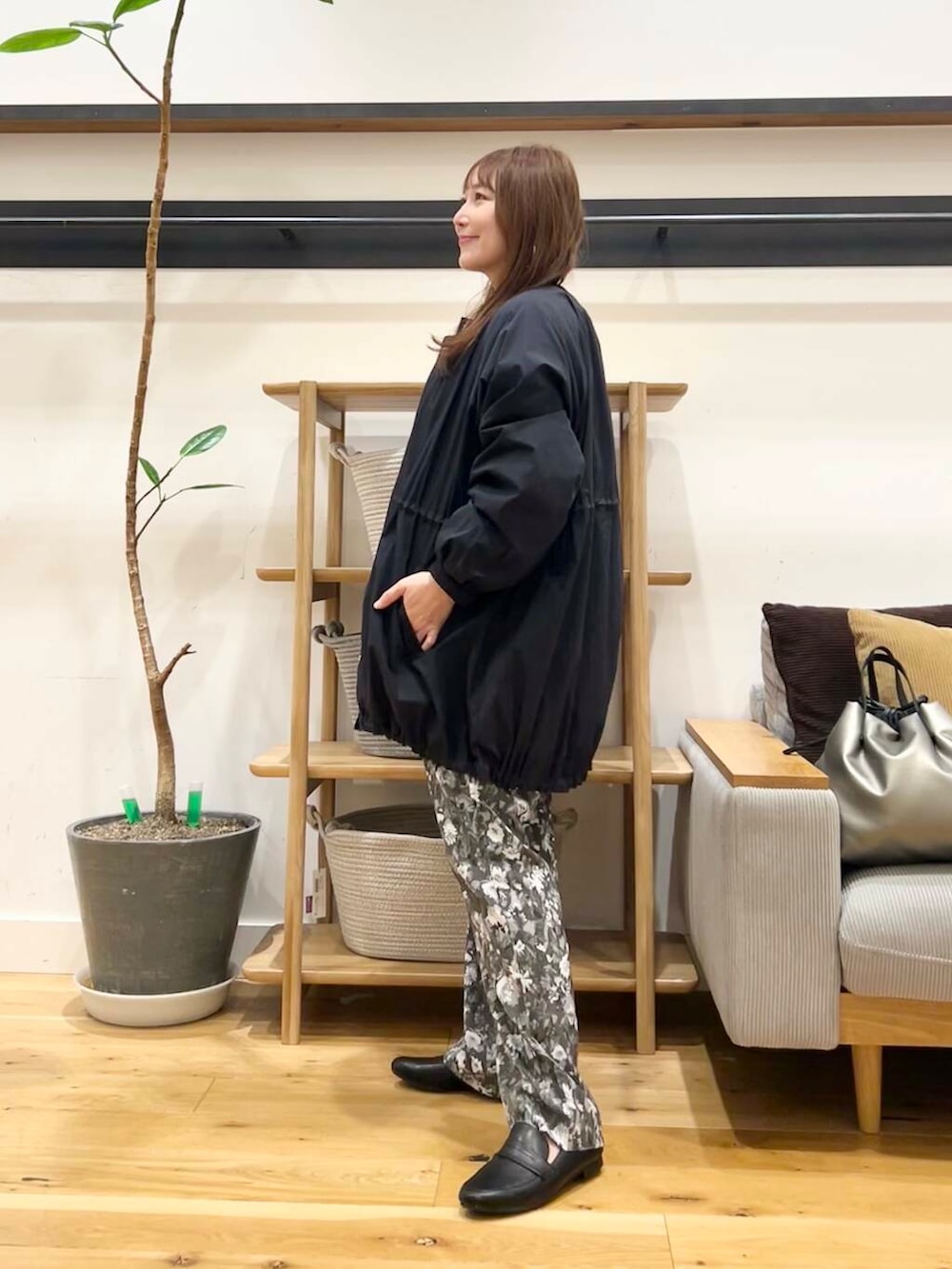 「doors、低身長コーデ、40代、春カラーコーデ、骨格ストレート、イエベ春、ストレート×イエベ春、ストレート×イエベ、春のジャケットスタイル」｜「RODE SKOの『MADE IN JAPAN』ソフトコインローファー（ローファー、ブラック系）」を使った、+++ゆき+++さん（レディース・151cm）の春コーディネートの6枚目の写真