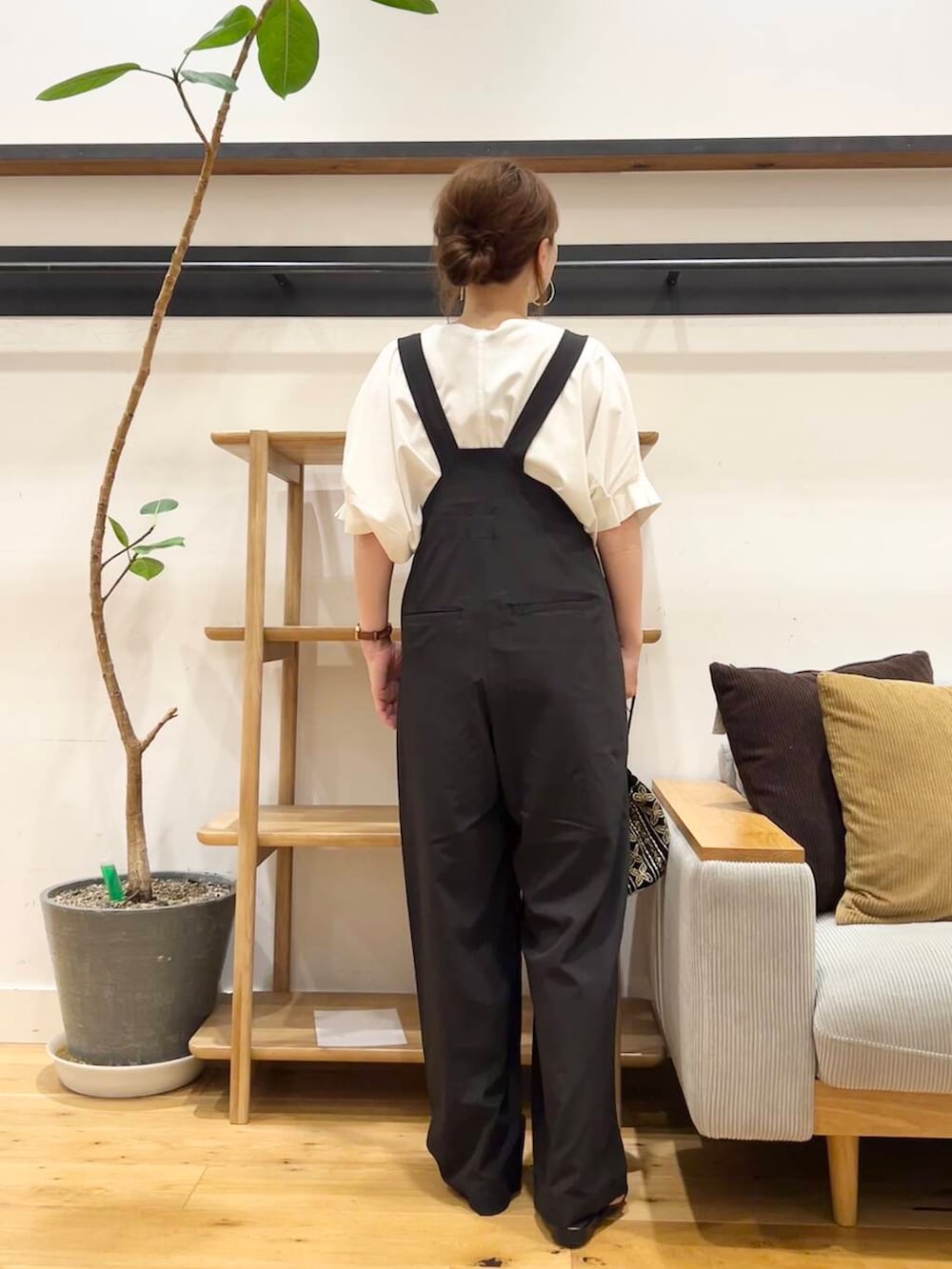 「doors、低身長コーデ、40代、骨格ストレート、イエベ春、ストレート×イエベ春、ストレート×イエベ、カジュアル派のtシャツコーデ、私が選ぶセールアイテム25ss」｜「URBAN RESEARCH DOORSの『仁村紗和さん着用』『UR TECH』サマシェアタックスリーブプルオーバー（Tシャツ/カットソー、ホワイト系）」を使った、+++ゆき+++さん（レディース・151cm）の夏コーディネートの5枚目の写真