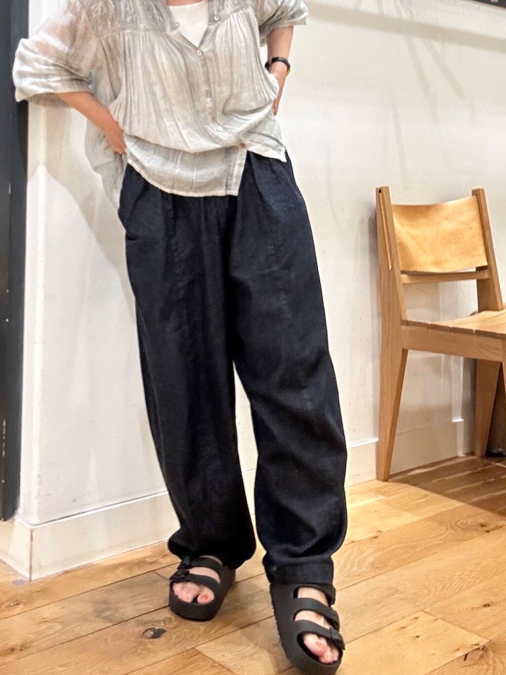「doors、低身長コーデ、40代、骨格ストレート、イエベ春、ストレート×イエベ春、ストレート×イエベ、夏フェスコーデ」|「OOFOSのOOFOS OOriginal(サンダル、ブラック系)」を使った、+++ゆき+++さん(レディース・151cm)の夏コーディネートの2枚目の写真
