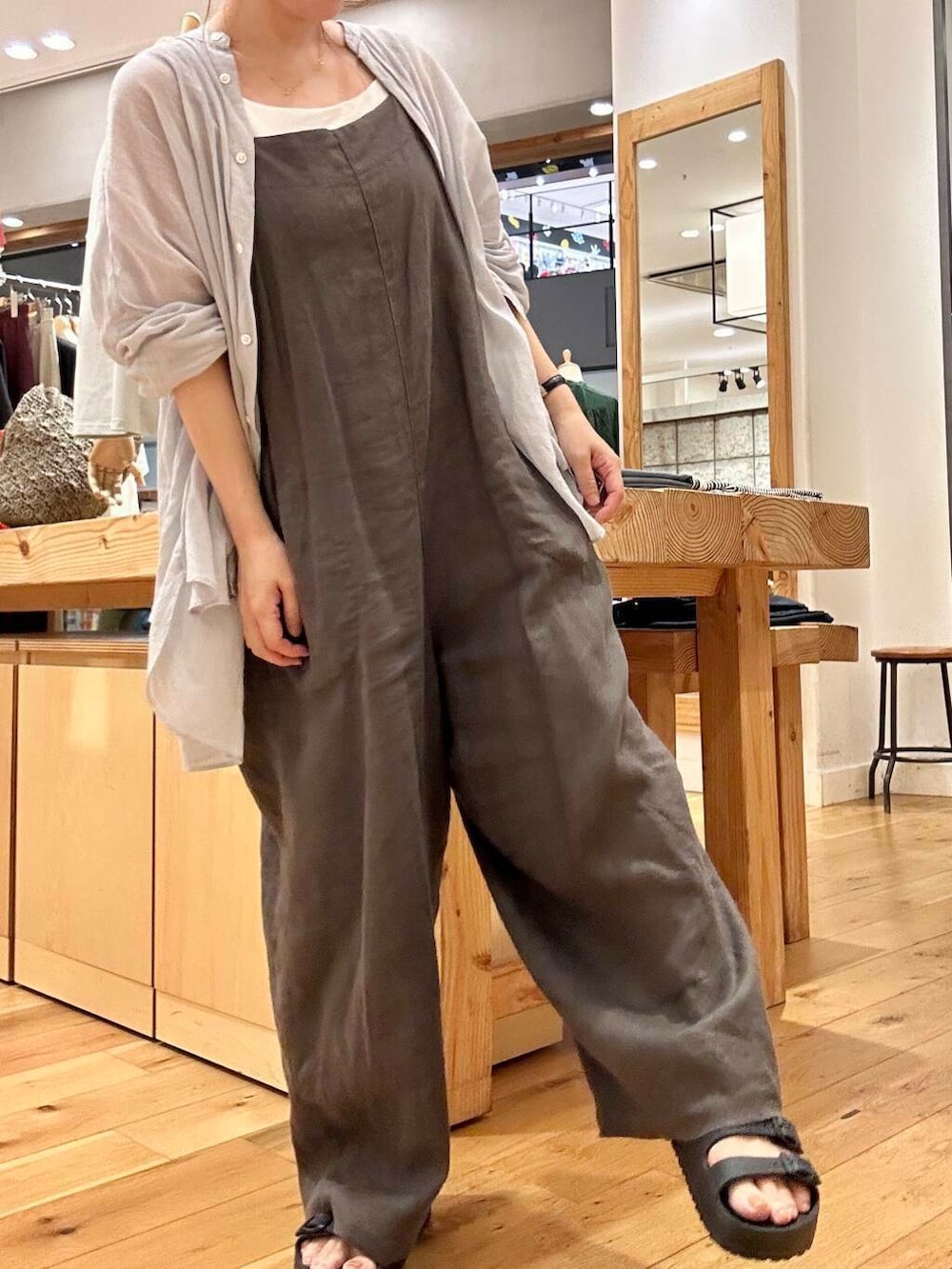 「doors、低身長コーデ、40代、骨格ストレート、イエベ春、ストレート×イエベ春、ストレート×イエベ、リネン着こなし術」|「EKALのTINY GARDEN PRODUCTS パークバドミントン ビッグ(おもちゃ、グリーン系)」を使った、+++ゆき+++さん(レディース・151cm)の夏コーディネートの2枚目の写真