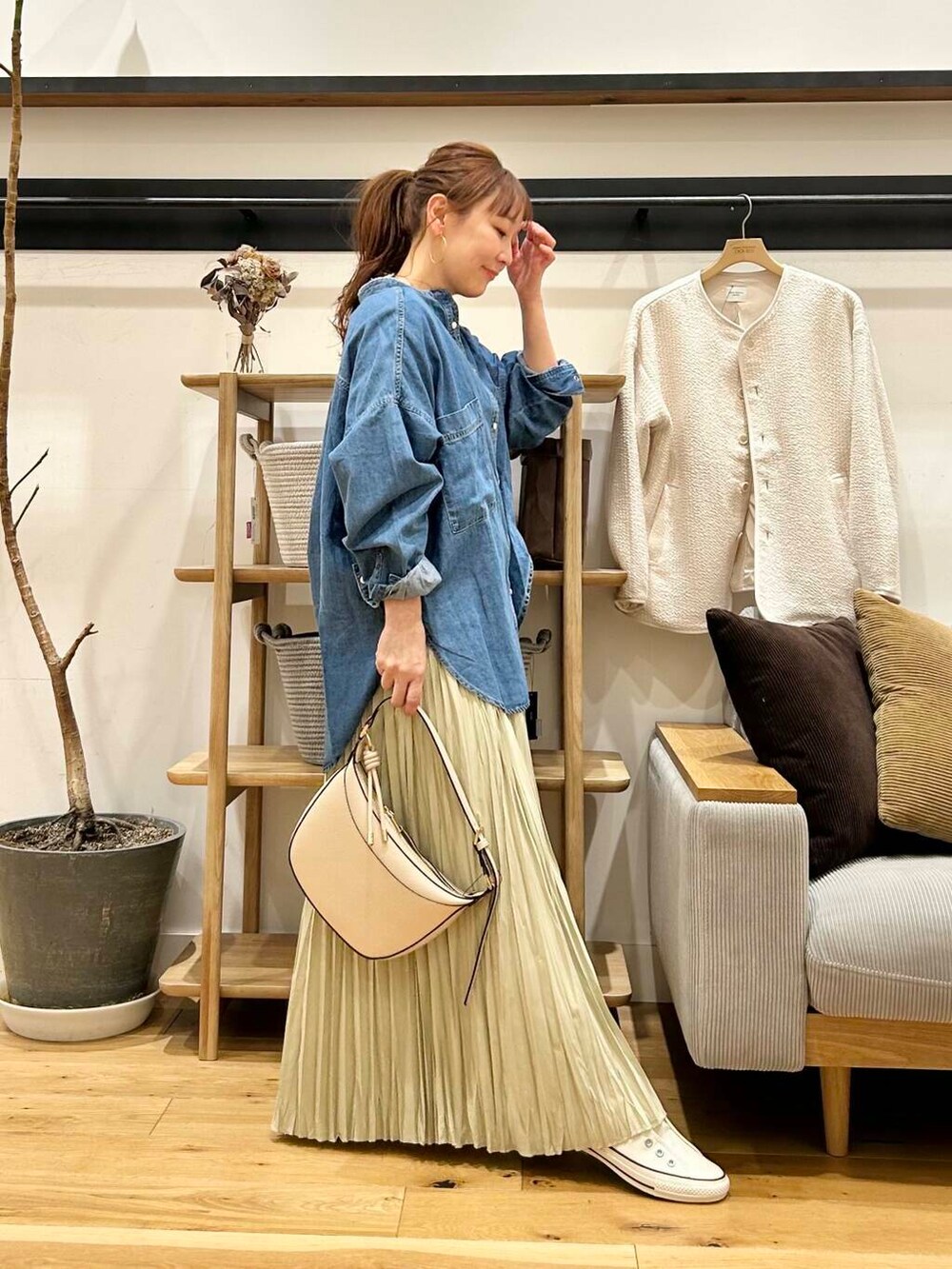 「doors、低身長コーデ、40代、骨格ストレート、イエベ春、ストレート×イエベ春、私の推しデニムスタイル、スタッフが狙う春の新作」｜「URBAN RESEARCH DOORSのキルトノーカラージャケット（ノーカラージャケット、ホワイト系）」を使った、+++ゆき+++さん（レディース・151cm）の冬コーディネートの4枚目の写真