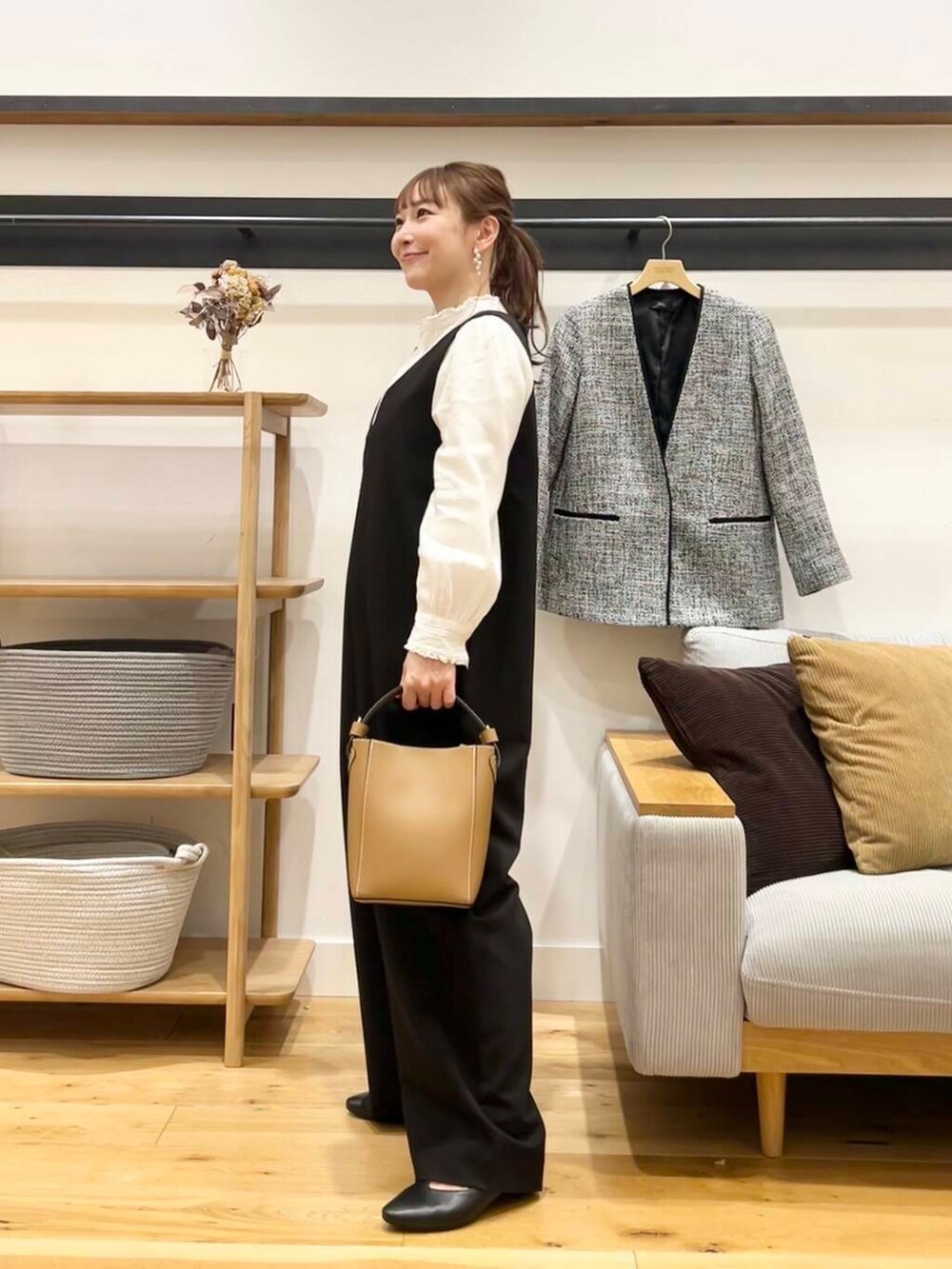 「セレモニースタイル、doors、低身長コーデ、40代、骨格ストレート、イエベ春、ストレート×イエベ春、ストレート×イエベ、スタッフのこれ買いました、ブラウスが主役の春コーデ」｜「URBAN RESEARCH DOORSのピンタックフリルスタンドカラーブラウス（シャツ/ブラウス、ホワイト系）」を使った、+++ゆき+++さん（レディース・151cm）の冬コーディネートの7枚目の写真