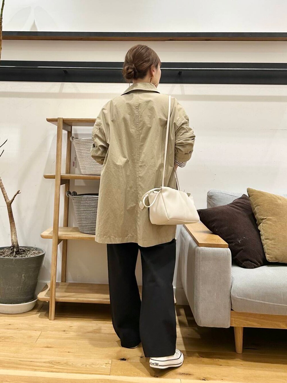 「doors、低身長コーデ、40代、骨格ストレート、イエベ春、ストレート×イエベ春、春のジャケットスタイル、新作スニーカーコーデ」｜「FORK&SPOONのFORK&SPOON　コットンナイロンパンツ（その他パンツ、ブラック系）」を使った、+++ゆき+++さん（レディース・151cm）の冬コーディネートの3枚目の写真