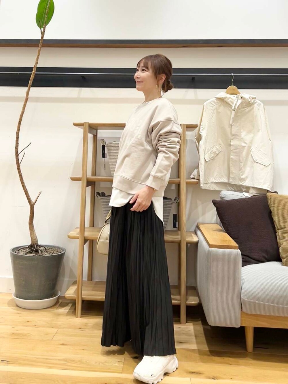 「doors、低身長コーデ、40代、骨格ストレート、イエベ春、ストレート×イエベ春、春のジャケットスタイル」|「NIKEのNIKE TC7900(スニーカー、ホワイト系)」を使った、+++ゆき+++さん(レディース・151cm)の冬コーディネートの4枚目の写真