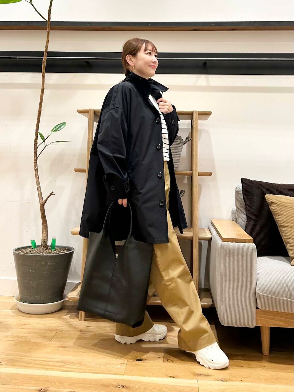 「doors、低身長コーデ、40代、骨格ストレート、イエベ春、ストレート×イエベ春、ストレート×イエベ、春のジャケットスタイル」|「NIKEのNIKE TC7900(スニーカー、ホワイト系)」を使った、+++ゆき+++さん(レディース・151cm)の春コーディネートの6枚目の写真