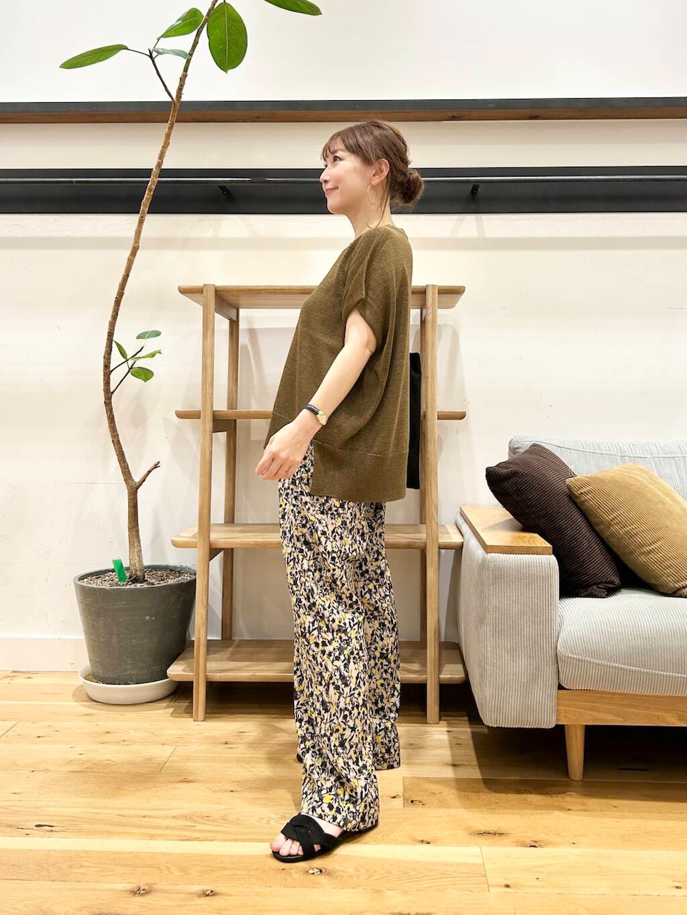 「doors、低身長コーデ、40代、骨格ストレート、イエベ春、ストレート×イエベ春、ストレート×イエベ、洒落見えイージーパンツ×サンダル、私が選ぶセールアイテム25ss」|「RODE SKOのウォッシャブルコンパクトトートバッグ(トートバッグ、ブラック系)」を使った、+++ゆき+++さん(レディース・151cm)の夏コーディネートの2枚目の写真