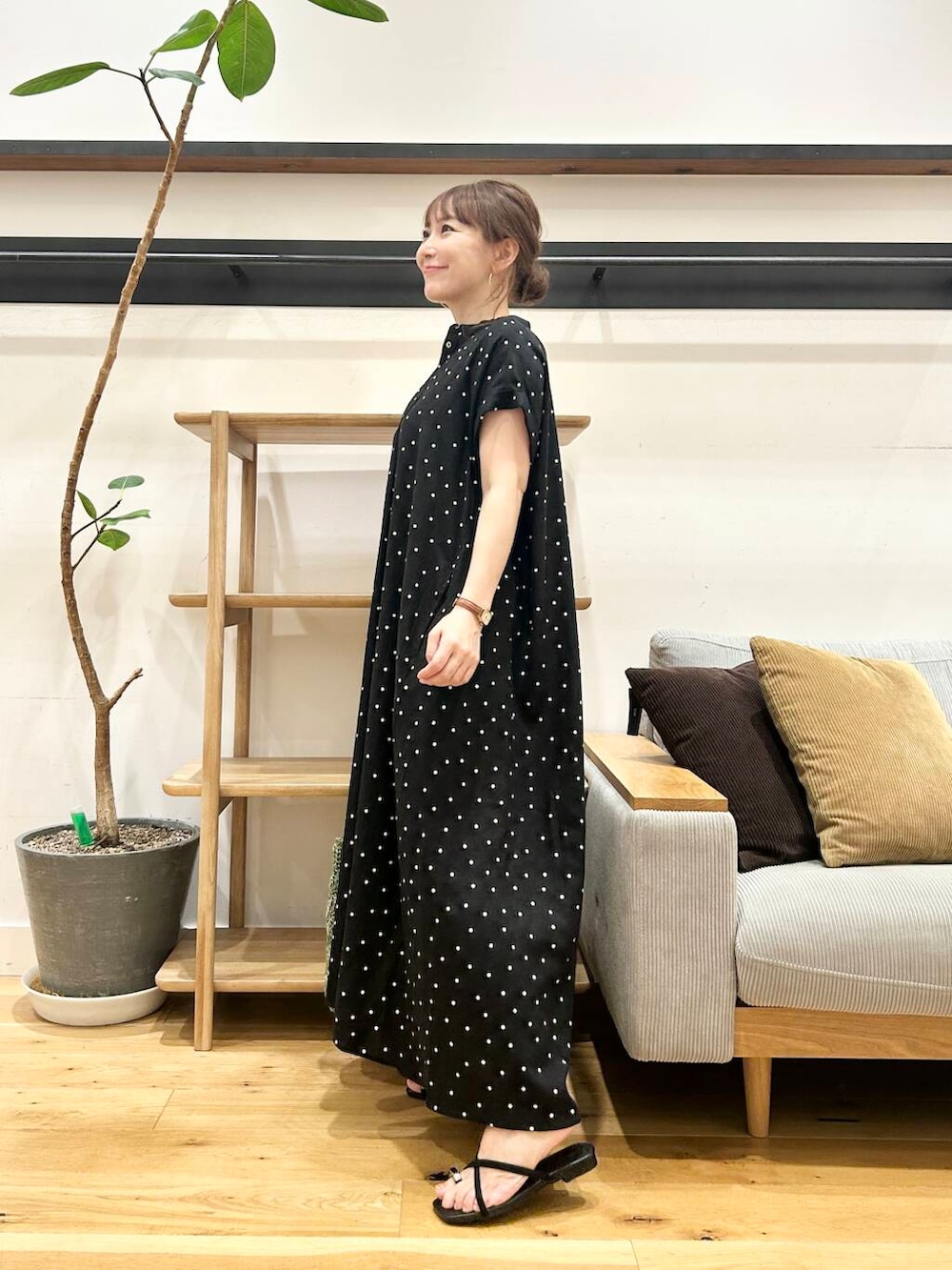 「doors、低身長コーデ、40代、骨格ストレート、イエベ春、ストレート×イエベ春、ストレート×イエベ、私が選ぶセールアイテム25ss」｜「RODE SKOのペーパーショルダートートバッグ（トートバッグ、グリーン系）」を使った、+++ゆき+++さん（レディース・151cm）の夏コーディネートの2枚目の写真
