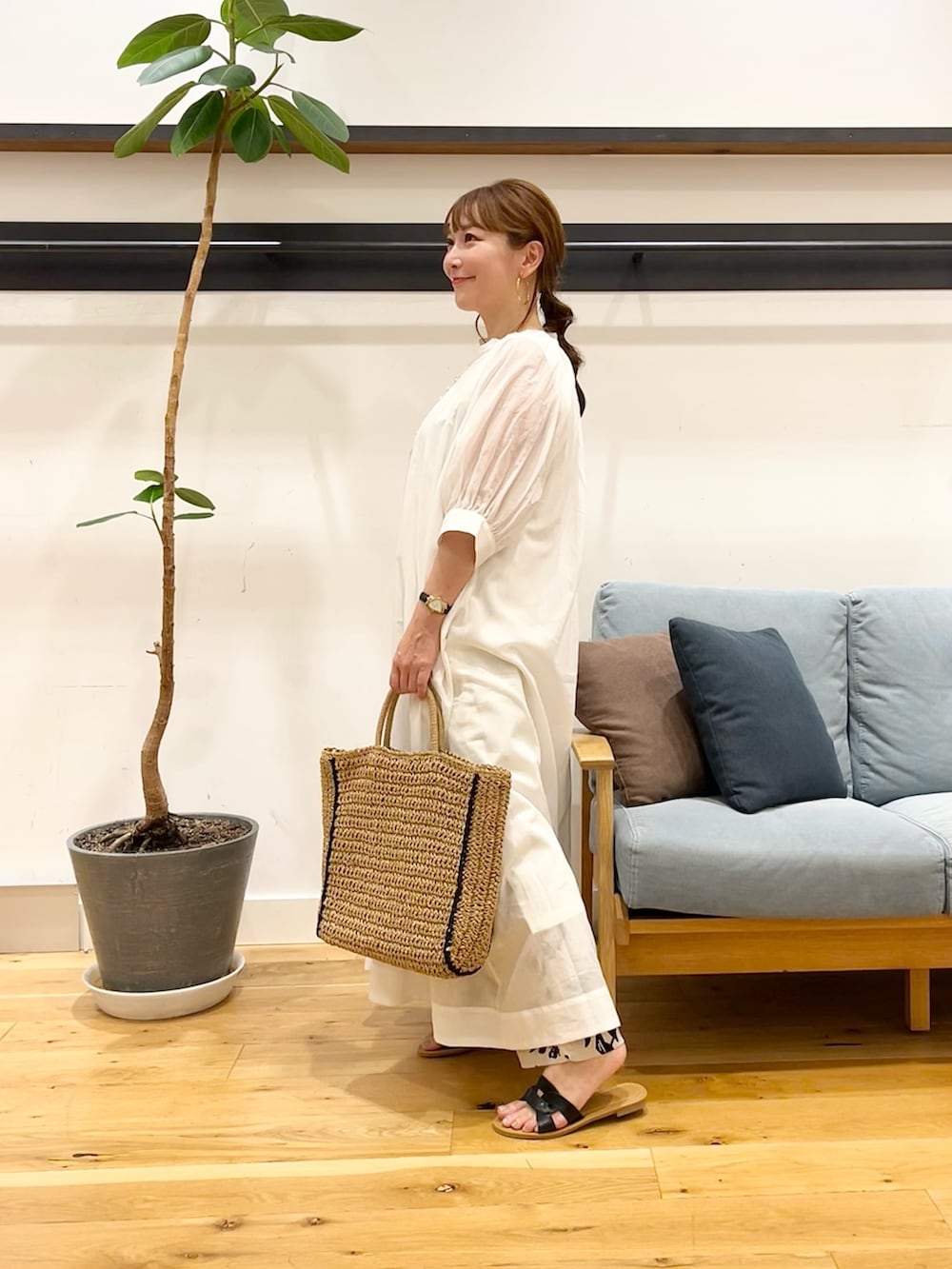 「URBAN RESEARCH DOORSのコットンボイルカフタンワンピース(ワンピース、ホワイト系)」を使った、+++ゆき+++さん(レディース・151cm)の夏コーディネートの2枚目の写真