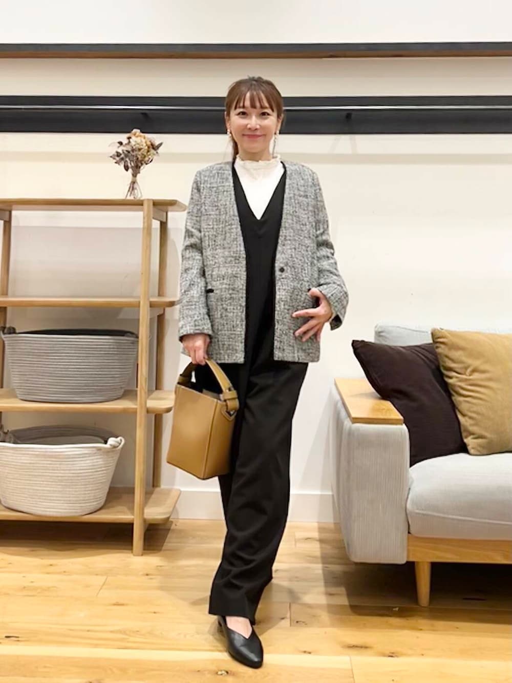 「セレモニースタイル、doors、低身長コーデ、40代、骨格ストレート、イエベ春、ストレート×イエベ春、ストレート×イエベ、スタッフのこれ買いました、ブラウスが主役の春コーデ」｜「URBAN RESEARCH DOORSのピンタックフリルスタンドカラーブラウス（シャツ/ブラウス、ホワイト系）」を使った、+++ゆき+++さん（レディース・151cm）の冬コーディネートの5枚目の写真