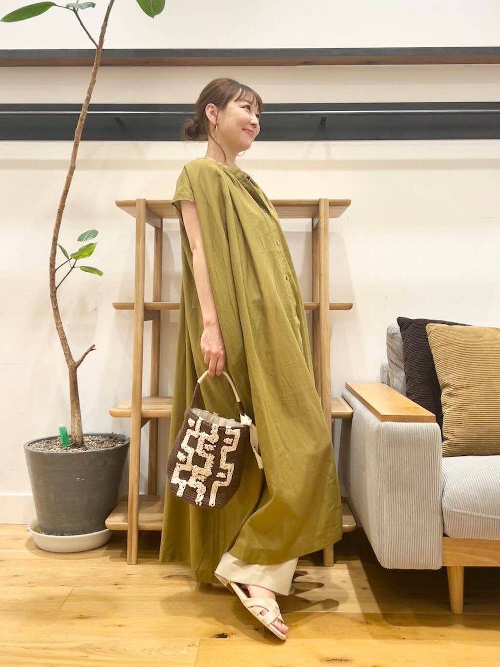 「doors、低身長コーデ、40代、骨格ストレート、イエベ春、ストレート×イエベ春、ストレート×イエベ、トレンドシアーアイテム」｜「URBAN RESEARCH DOORSの『一部WEB限定カラー』セパレートフラットサンダル（サンダル、ベージュ系）」を使った、+++ゆき+++さん（レディース・151cm）の夏コーディネートの4枚目の写真