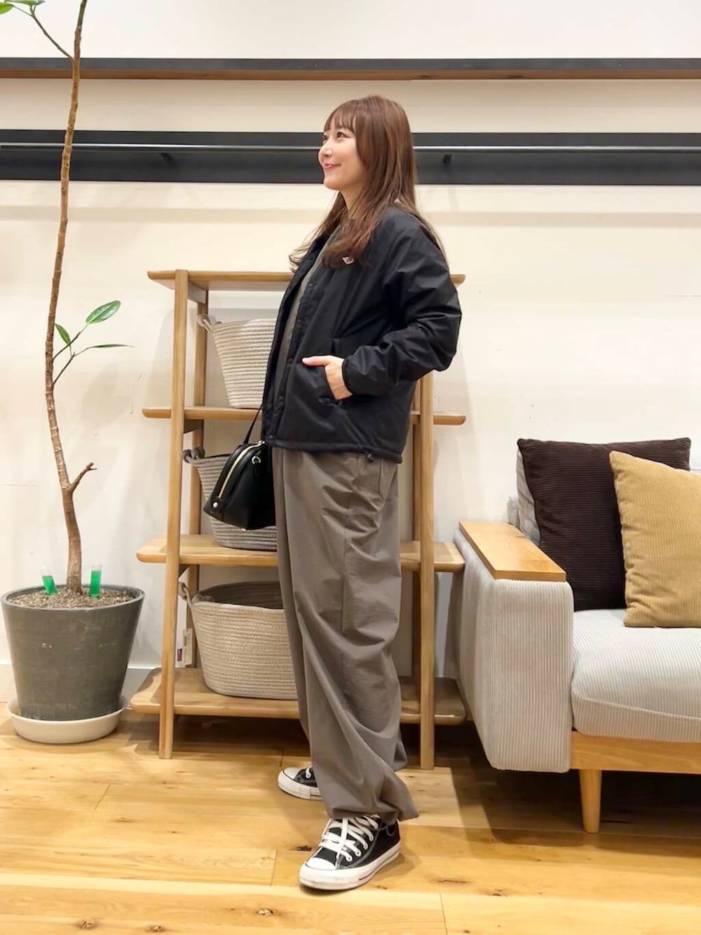 「doors、低身長コーデ、40代、春カラーコーデ、骨格ストレート、イエベ春、ストレート×イエベ春、ストレート×イエベ」｜「FORK&SPOONのFORK&SPOON　フロントジップオールインワン（つなぎ/オールインワン、ブラウン系）」を使った、+++ゆき+++さん（レディース・151cm）の春コーディネートの7枚目の写真
