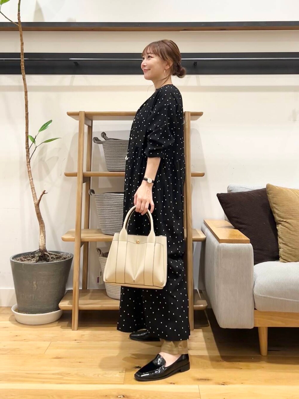 「doors、低身長コーデ、40代、春カラーコーデ、骨格ストレート、イエベ春、ストレート×イエベ春、ストレート×イエベ」｜「RODE SKOのプチダブルポケットトートバッグ（トートバッグ、ホワイト系）」を使った、+++ゆき+++さん（レディース・151cm）の春コーディネートの3枚目の写真