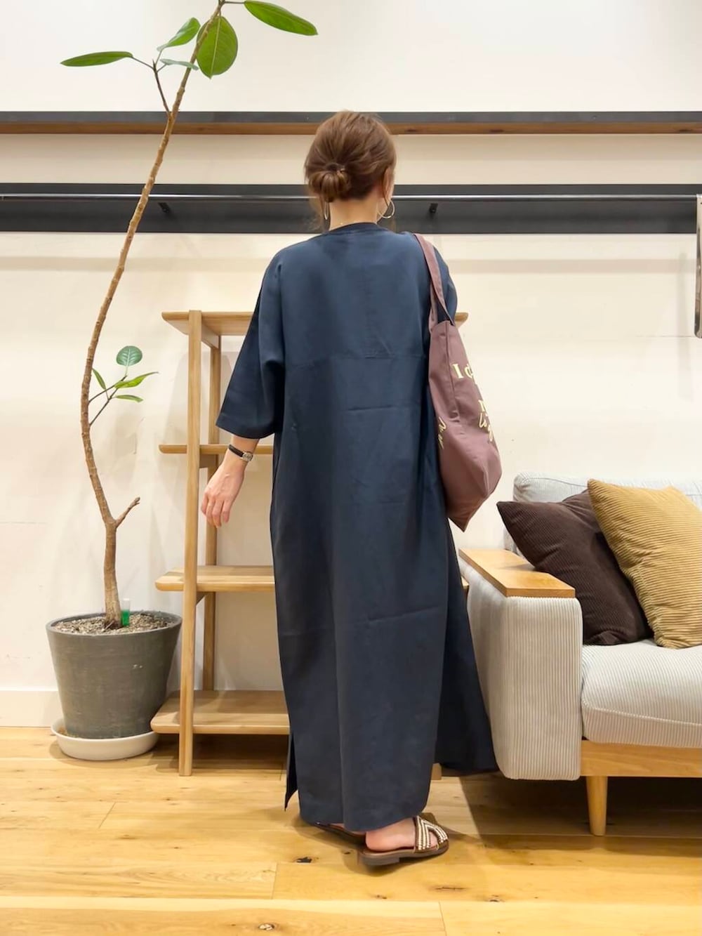 「リネン、doors、低身長コーデ、サンダルコーデ、40代、骨格ストレート、イエベ春、ストレート×イエベ春、ストレート×イエベ」｜「RODE SKOのPas De DANSE　Letter ToteBag（トートバッグ、ブラウン系）」を使った、+++ゆき+++さん（レディース・151cm）の春コーディネートの4枚目の写真