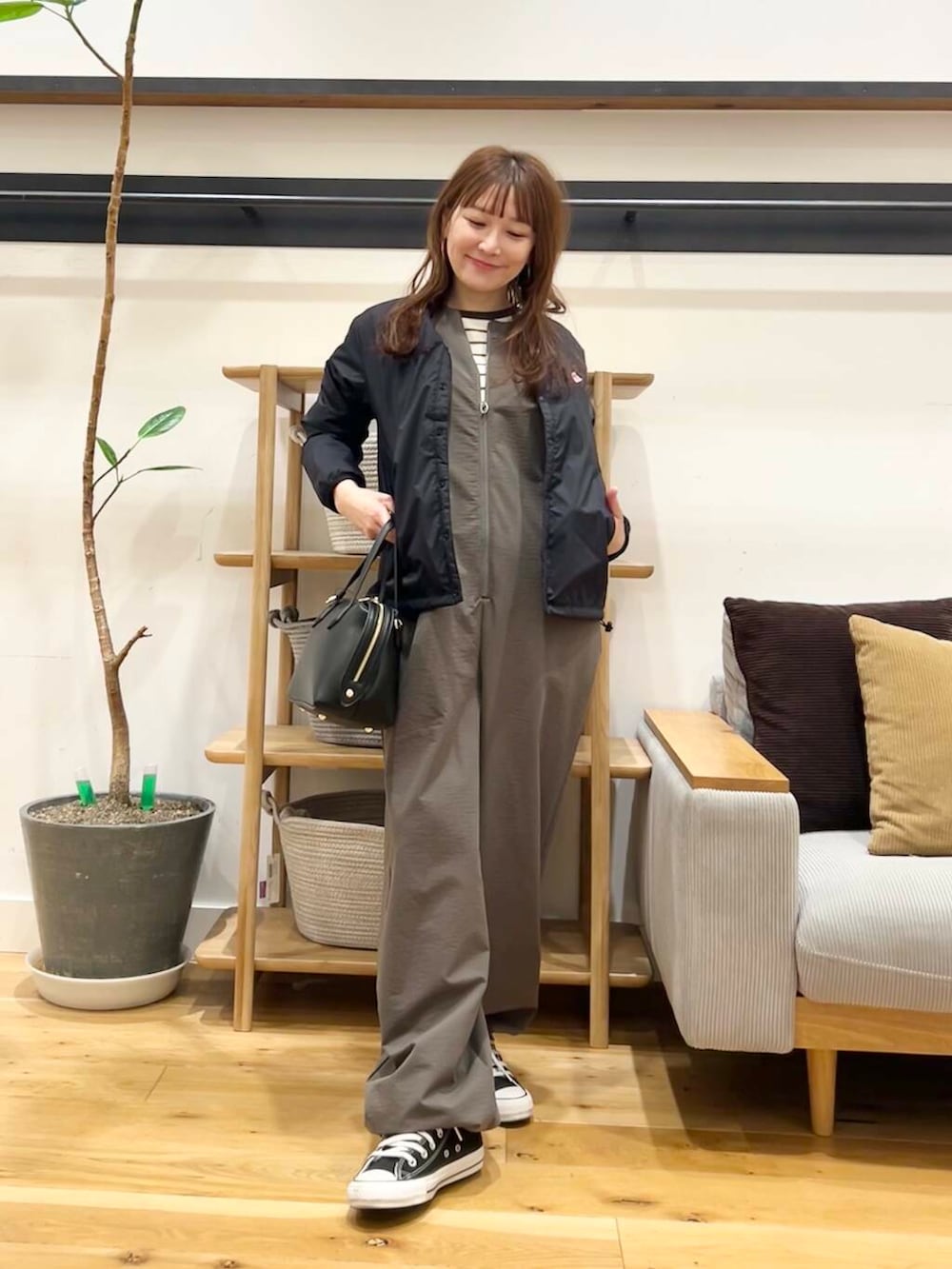 「doors、低身長コーデ、40代、春カラーコーデ、骨格ストレート、イエベ春、ストレート×イエベ春、ストレート×イエベ」｜「FORK&SPOONのFORK&SPOON　フロントジップオールインワン（つなぎ/オールインワン、ブラウン系）」を使った、+++ゆき+++さん（レディース・151cm）の春コーディネートの5枚目の写真