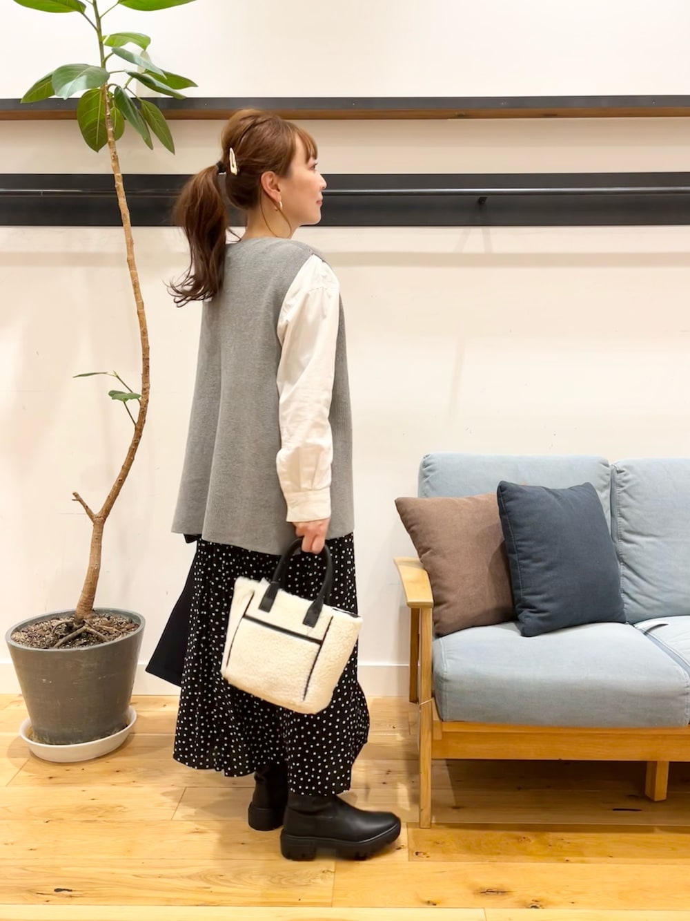 「かぐれのコットンニットベスト（ベスト、グレー系）」を使った、+++ゆき+++さん（レディース・151cm）の冬コーディネートの3枚目の写真