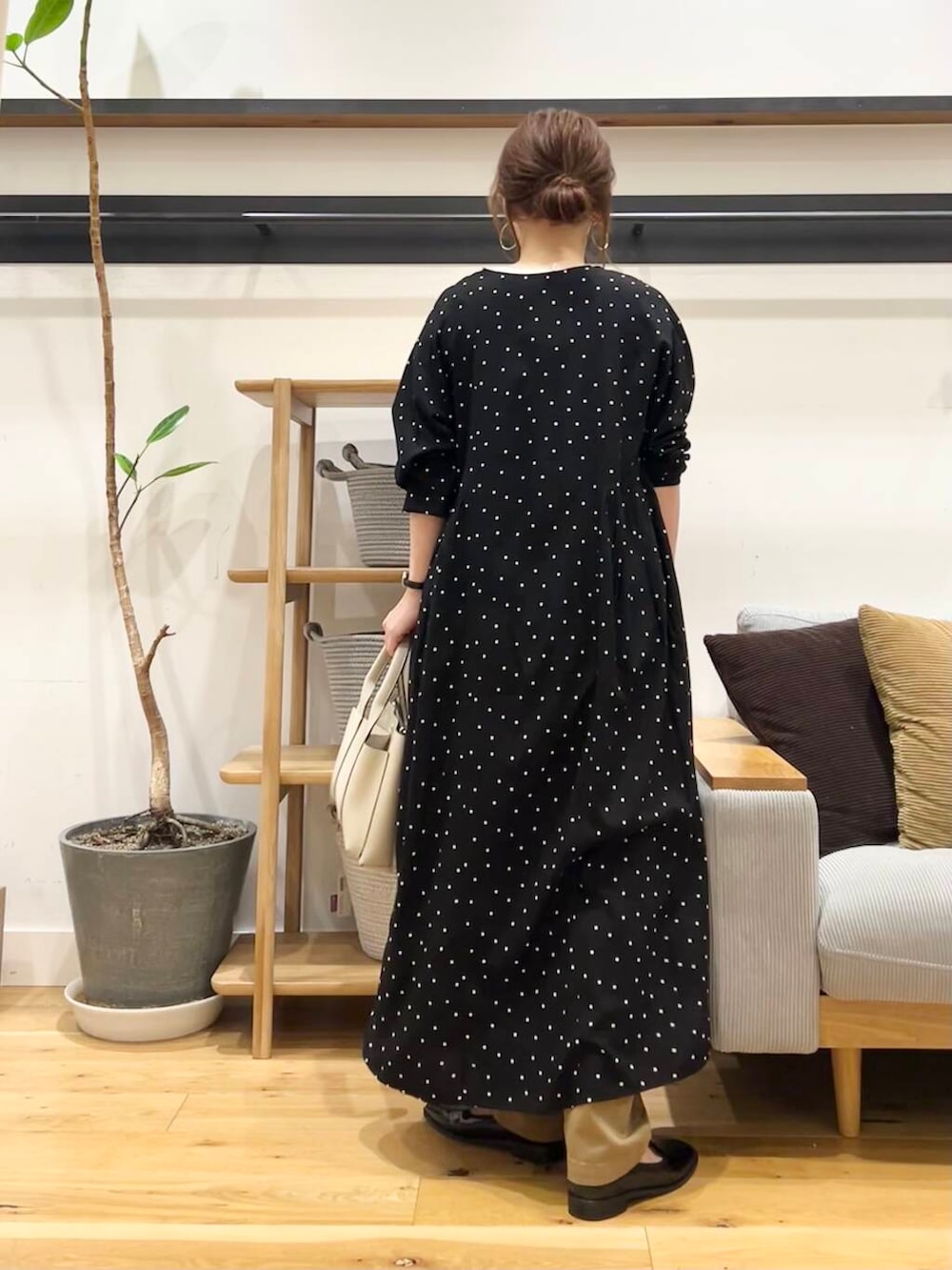 「doors、低身長コーデ、40代、春カラーコーデ、骨格ストレート、イエベ春、ストレート×イエベ春、ストレート×イエベ」｜「RODE SKOのプチダブルポケットトートバッグ（トートバッグ、ホワイト系）」を使った、+++ゆき+++さん（レディース・151cm）の春コーディネートの5枚目の写真