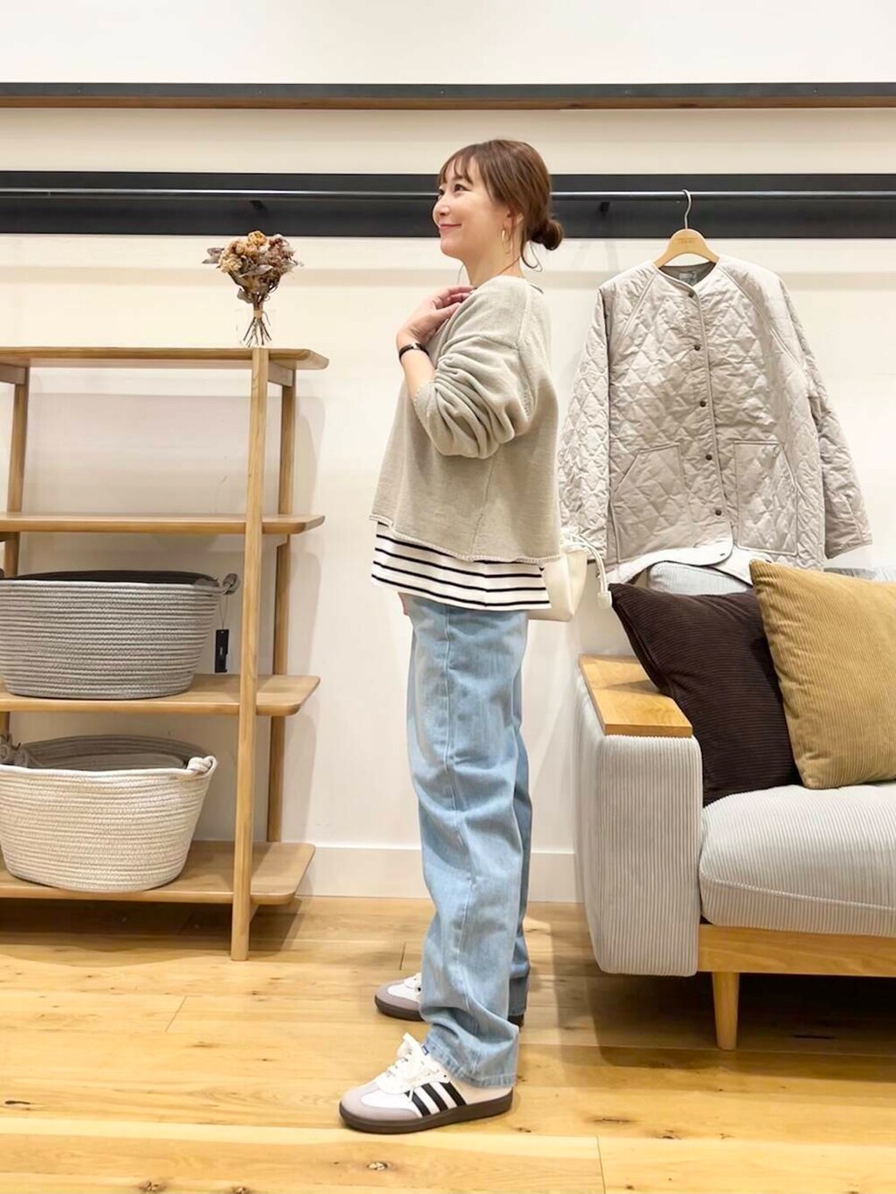 「doors、低身長コーデ、40代、春カラーコーデ、骨格ストレート、イエベ春、ストレート×イエベ春、ストレート×イエベ」｜「FORK&SPOONのFORK&SPOON　ボートネックカットソー（Tシャツ/カットソー、ブラック系）」を使った、+++ゆき+++さん（レディース・151cm）の春コーディネートの3枚目の写真