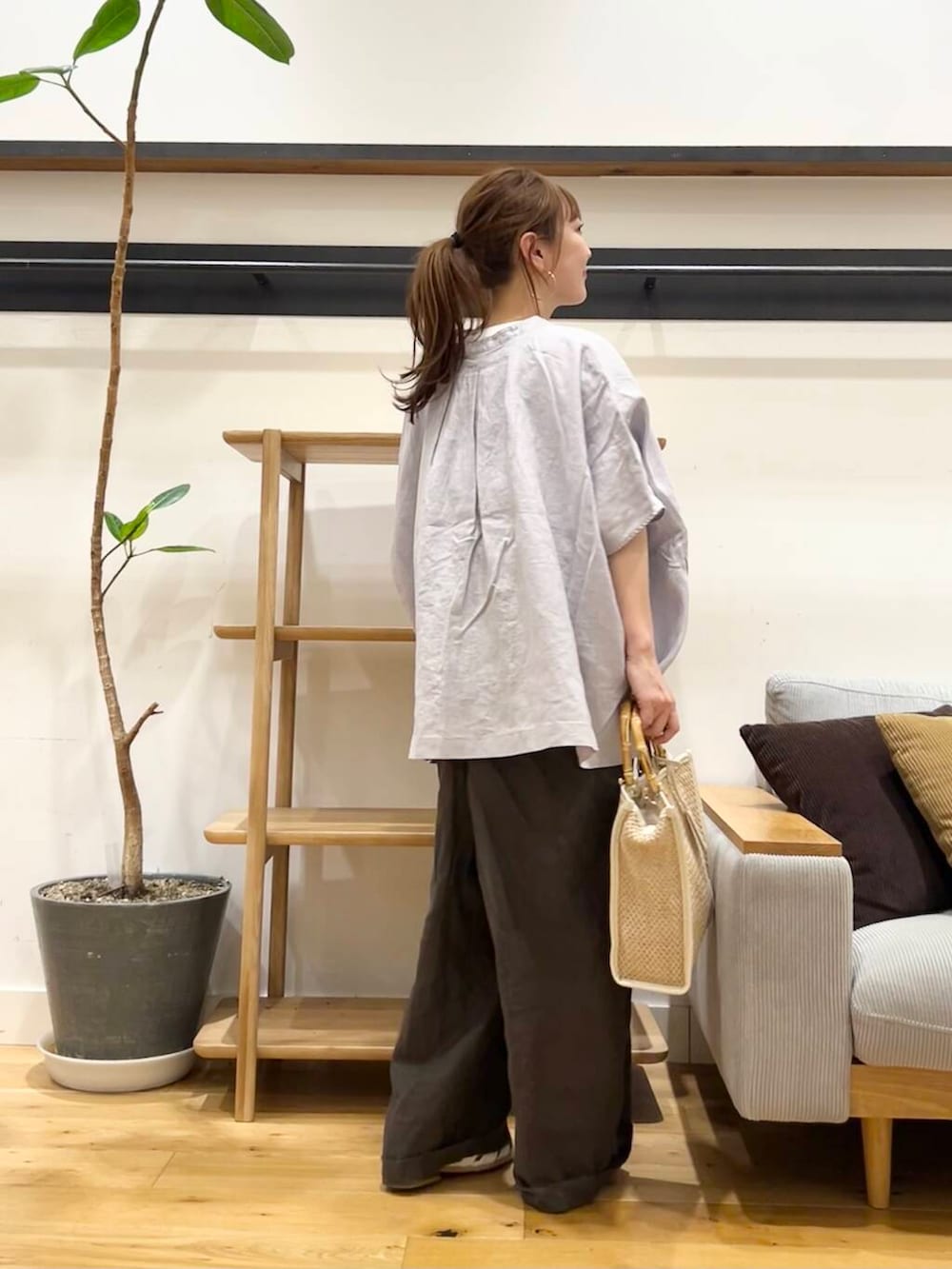 「doors、低身長コーデ、サンダルコーデ、40代、骨格ストレート、イエベ春、ストレート×イエベ春、ストレート×イエベ」｜「URBAN RESEARCH DOORSのグルカサンダル（サンダル、ホワイト系）」を使った、+++ゆき+++さん（レディース・151cm）の春コーディネートの3枚目の写真