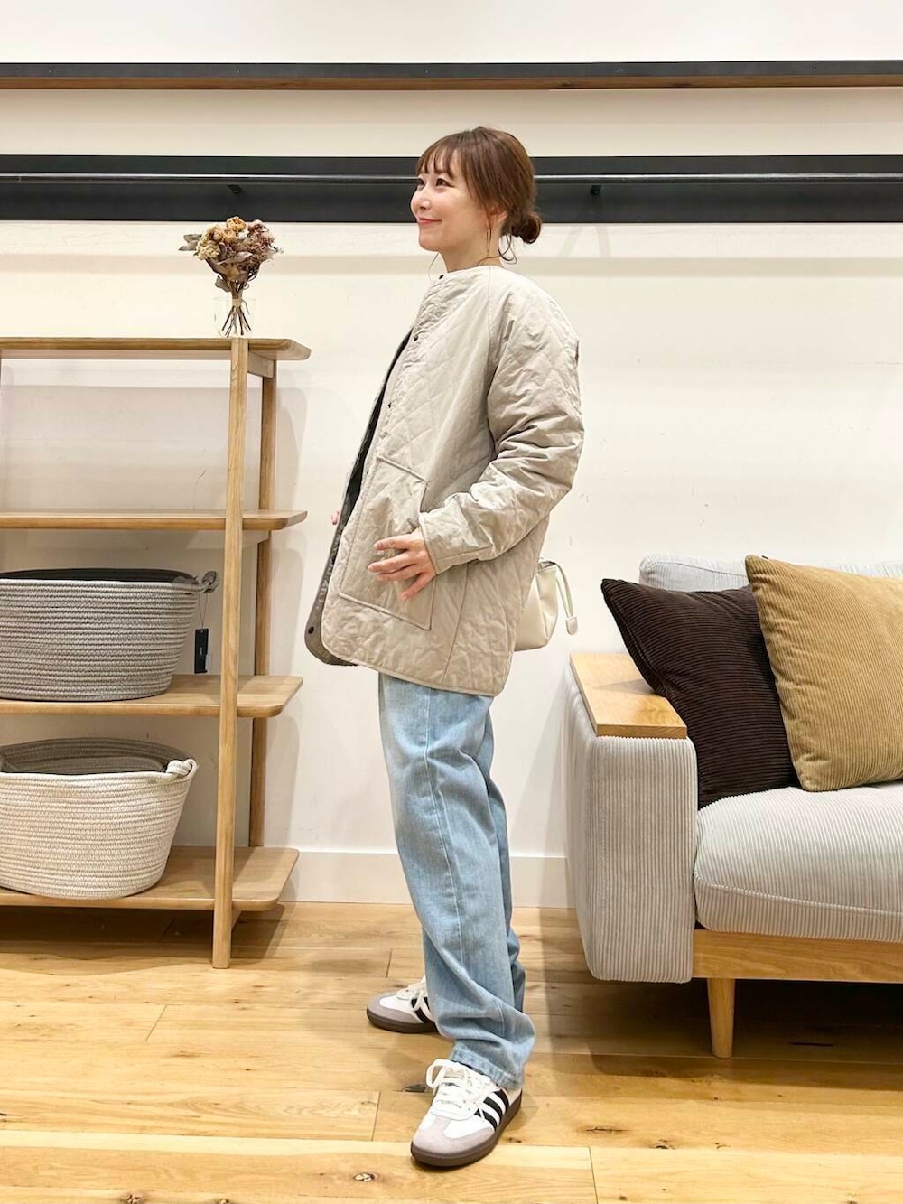 「doors、低身長コーデ、40代、春カラーコーデ、骨格ストレート、イエベ春、ストレート×イエベ春、ストレート×イエベ」｜「FORK&SPOONのFORK&SPOON　ボートネックカットソー（Tシャツ/カットソー、ブラック系）」を使った、+++ゆき+++さん（レディース・151cm）の春コーディネートの5枚目の写真