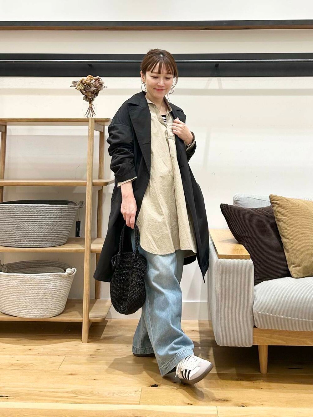 「doors、低身長コーデ、40代、春カラーコーデ、骨格ストレート、イエベ春、ストレート×イエベ春、ストレート×イエベ」｜「FORK&SPOONのFORK&SPOON　オーバーライトミドルコート（その他アウター、ブラック系）」を使った、+++ゆき+++さん（レディース・151cm）の春コーディネートの8枚目の写真