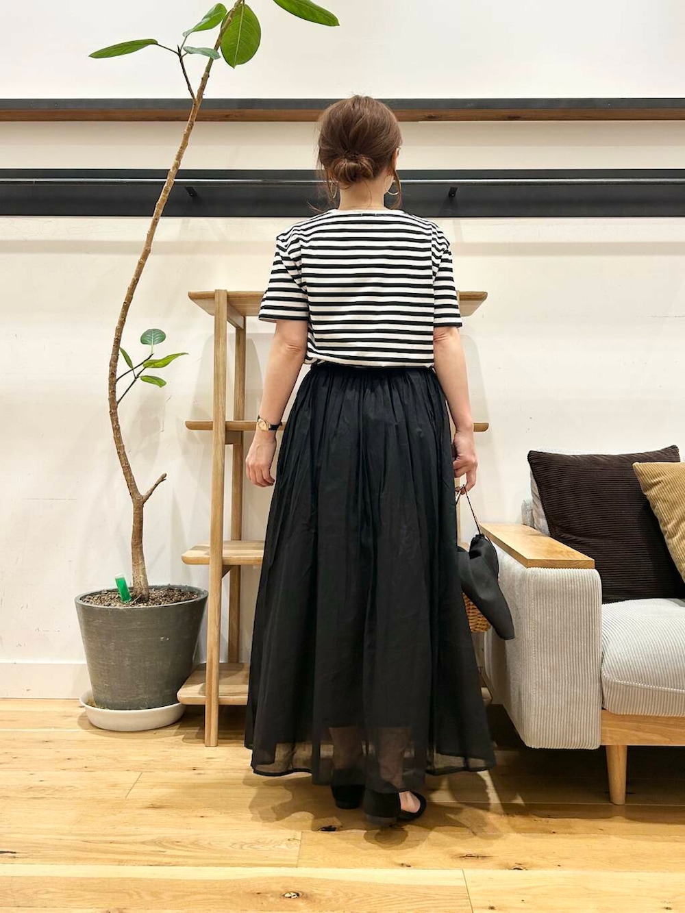 「doors、低身長コーデ、40代、骨格ストレート、イエベ春、ストレート×イエベ春、ストレート×イエベ、ワンピース×低身長、最旬サンダルスタイル」｜「URBAN RESEARCH DOORSの『一部WEB限定カラー』セパレートフラットサンダル（サンダル、ブラック系）」を使った、+++ゆき+++さん（レディース・151cm）の夏コーディネートの3枚目の写真