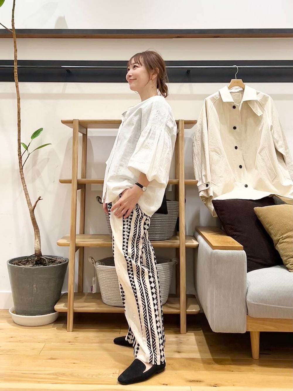 「doors、低身長コーデ、春カラーコーデ、骨格ストレート、イエベ春、ストレート×イエベ春、春アウターコーデ、ストレート×イエベ」|「RODE SKOの『MADE IN JAPAN』スクエアトゥローファー(ローファー、ブラック系)」を使った、+++ゆき+++さん(レディース・151cm)の春コーディネートの3枚目の写真