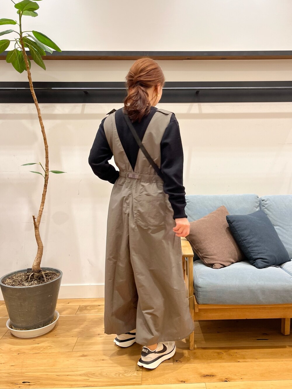 「Gramicciの『別注』GRAMICCI　アクティブナイロンサロペット（サロペット/オーバーオール、グレー系）」を使った、+++ゆき+++さん（レディース・151cm）の冬コーディネートの3枚目の写真