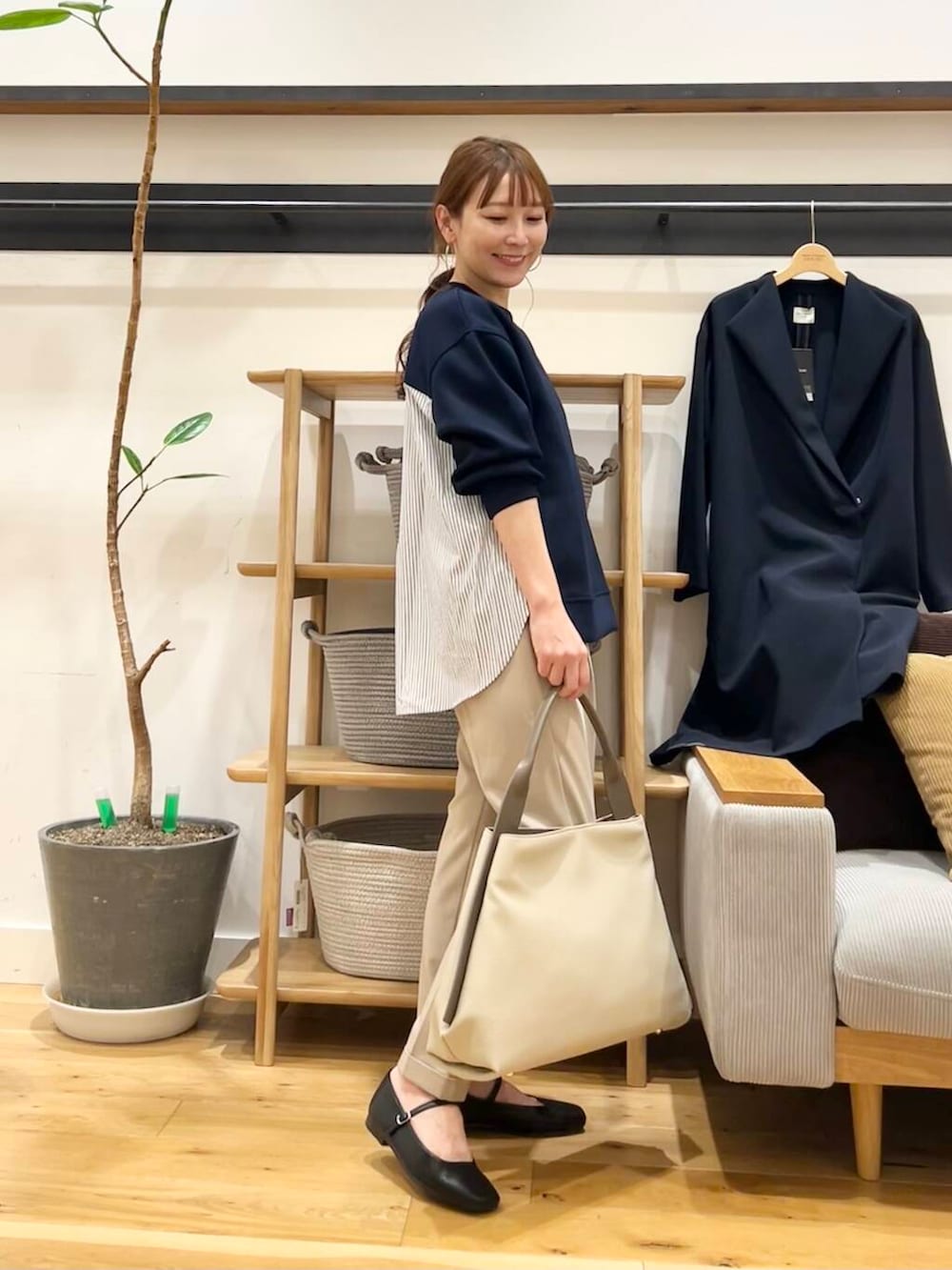 「doors、低身長コーデ、40代、骨格ストレート、イエベ春、ストレート×イエベ春、ストレート×イエベ、春のジャケットスタイル」｜「RODE SKOの『MADE IN JAPAN』スクエアトゥメリージェーンシューズ（バレエシューズ、ブラック系）」を使った、+++ゆき+++さん（レディース・151cm）の春コーディネートの4枚目の写真