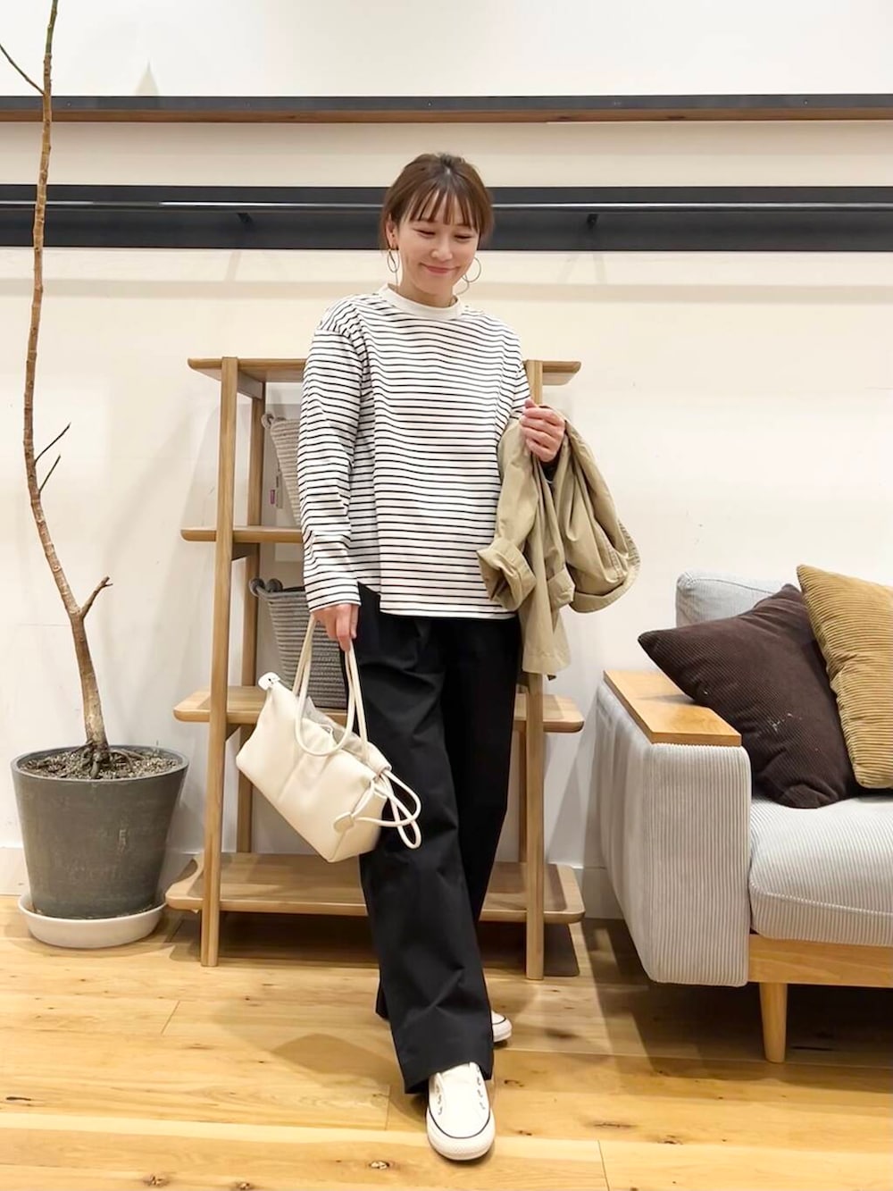 「doors、低身長コーデ、40代、骨格ストレート、イエベ春、ストレート×イエベ春、春のジャケットスタイル、新作スニーカーコーデ」｜「FORK&SPOONのFORK&SPOON　コットンナイロンパンツ（その他パンツ、ブラック系）」を使った、+++ゆき+++さん（レディース・151cm）の冬コーディネートの5枚目の写真