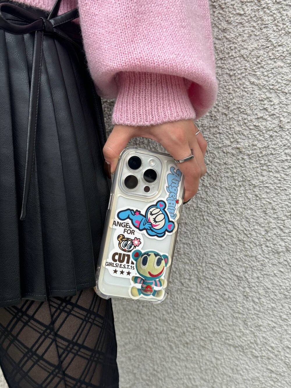 「低身長、女子ウケ、フェミニン、カジュアル、着痩せ・細見え、FOREVER 21」｜「FOREVER 21の【2024SS】ヴィンテージ風ロゴキャップ（キャップ、ブラウン系）」を使った、tomoka さん（レディース・153cm）の秋コーディネートの3枚目の写真