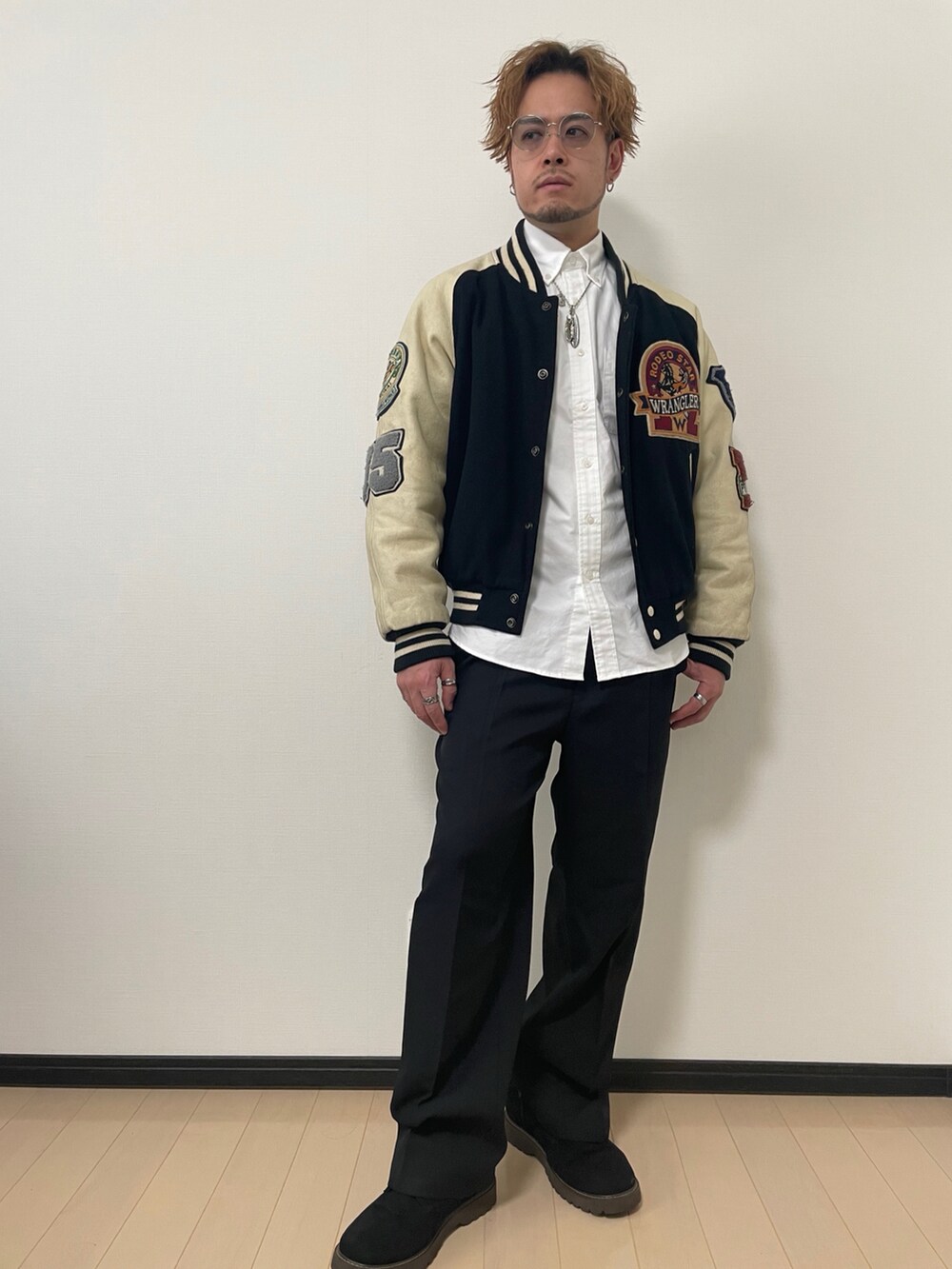 「古着MIX、古着コーデ、スタジャン、大人カジュアル、低身長、シンプル、きれいめカジュアル」｜「GUのアイテム（スラックス、ブラック系）」を使った、まださん（メンズ・167cm）の冬コーディネートの3枚目の写真
