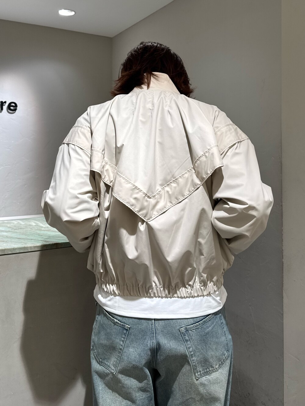「ジャケット、春色、春めき満開コーデ、春コーデ、古着MIX、大人カジュアル、スポーツミックス、韓国ファッション、休日スタイル、デートコーデ、お出かけコーデ、ブルゾン、デニム、ワイドデニム、いいね、save、フォローお願いします🤑」｜「Lui'sのペイントエレファントジーンズ（デニムパンツ、ブルー系）」を使った、shunya kogaさん（骨格ストレート・メンズ・182cm）の春コーディネートの6枚目の写真