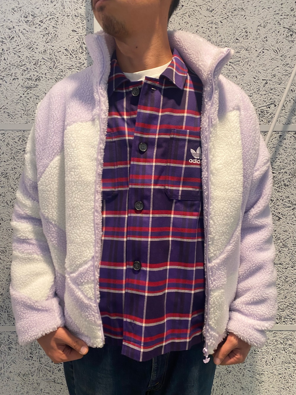 「スニーカー、ジャケット、アウター、adidas、アディダス、ボアジャケット、adidas originals、アディダスオリジナルス、ハンドボールスペツィアル」｜「adidasのシェルパ トラックジャケット / アディダスオリジナルス adidas Originals（ブルゾン、パープル系）」を使った、T.Sさん（メンズ・190cm）の秋コーディネートの3枚目の写真