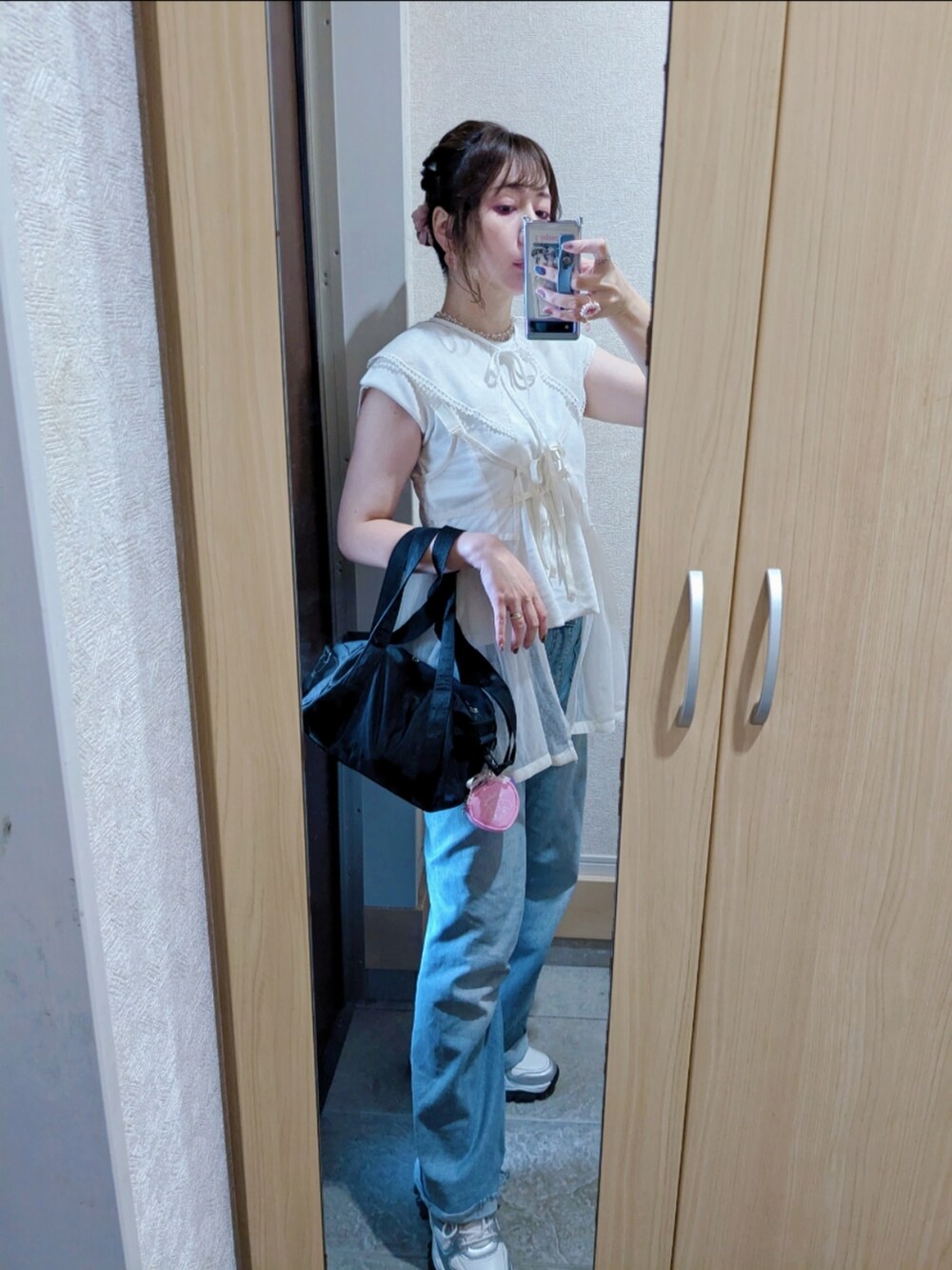 「GRLのアイテム（トップス、ホワイト系）」を使った、tarさん（レディース・164cm）の秋コーディネートの2枚目の写真