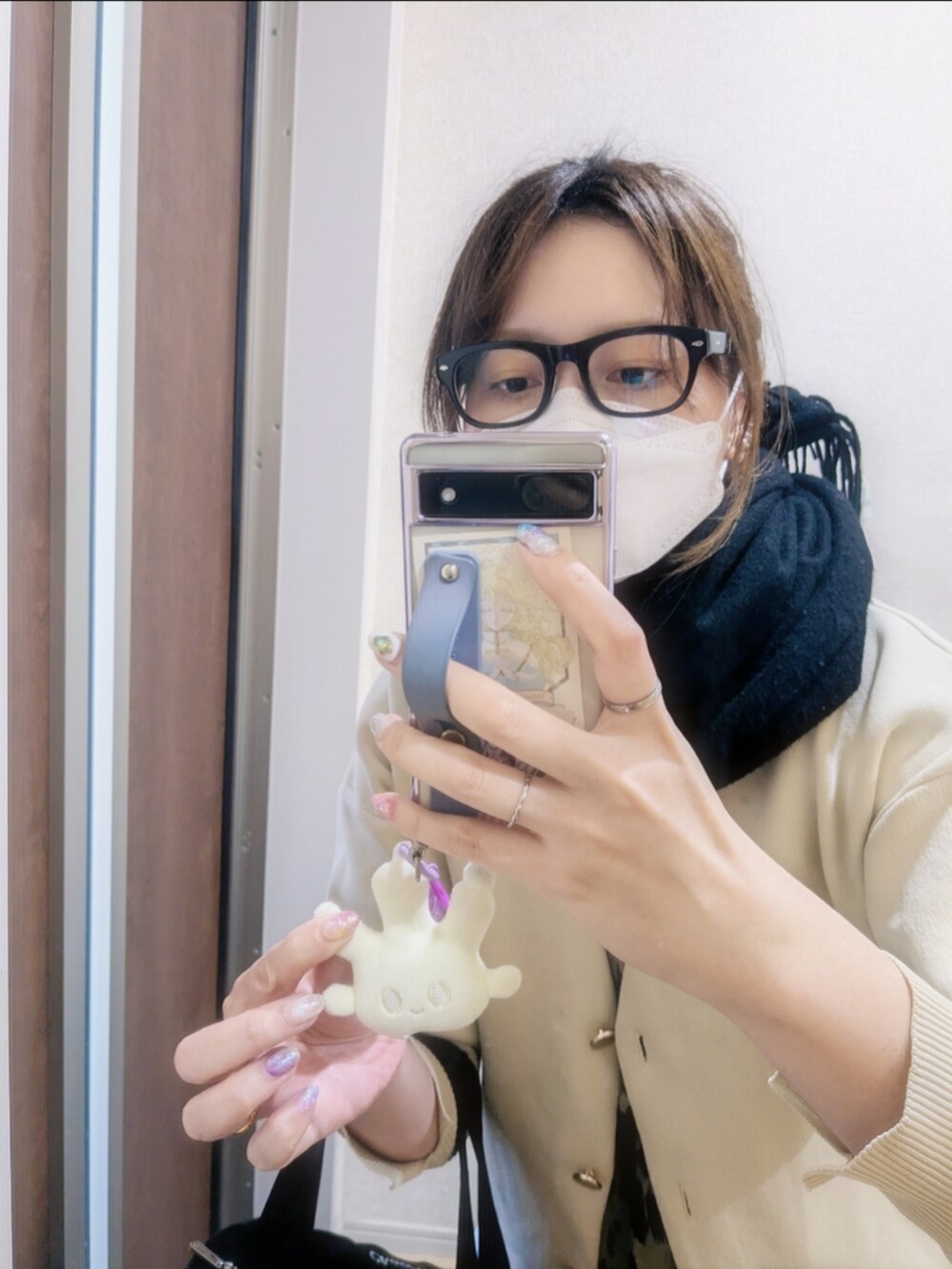 「Bonjour Saganのアイテム（トップス、ベージュ系）」を使った、tarさん（レディース・164cm）の冬コーディネートの2枚目の写真