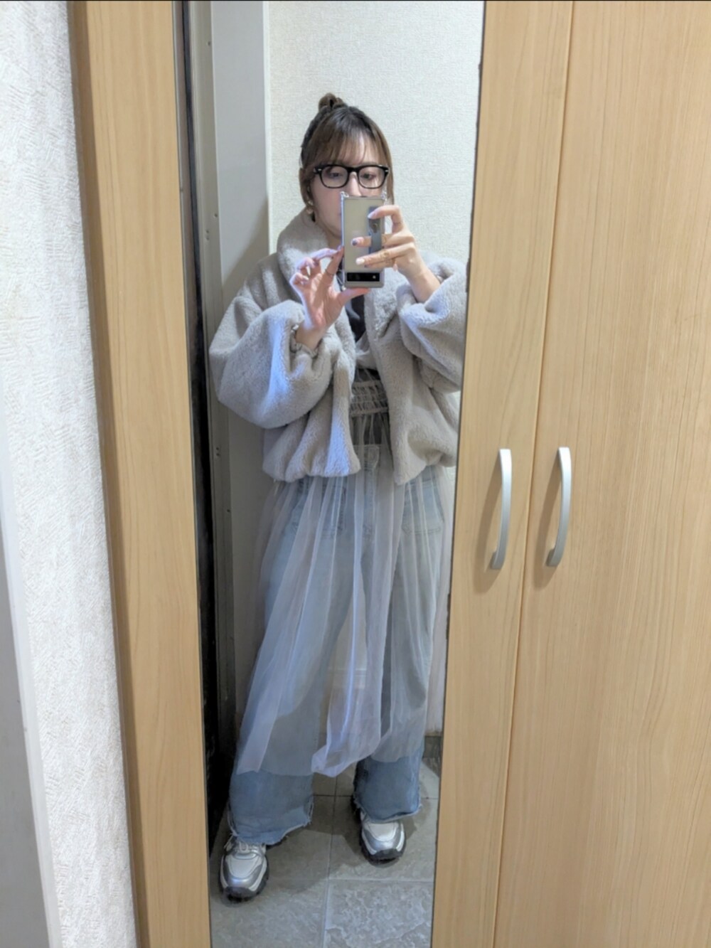 「GRLのアイテム（ジャケット/アウター、パープル系）」を使った、tarさん（レディース・164cm）の冬コーディネートの2枚目の写真