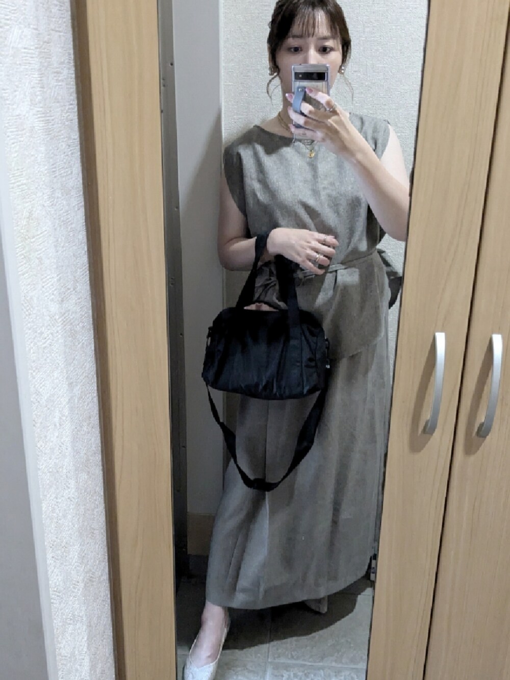 「titivateのアイテム（トップス、ベージュ系）」を使った、tarさん（レディース・164cm）の夏コーディネートの2枚目の写真