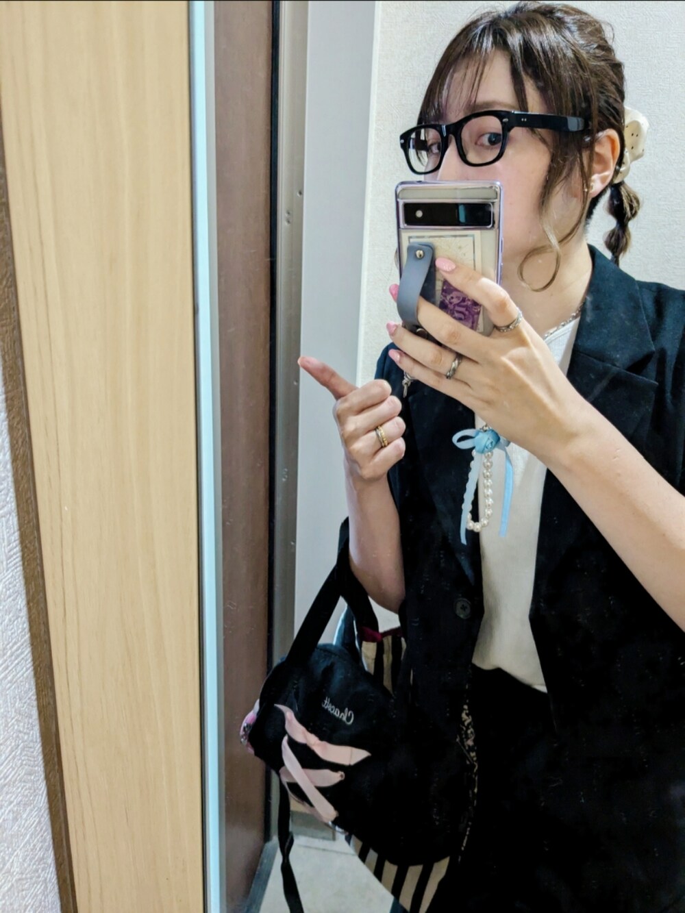 「GUのアイテム（ジャケット/アウター、ブラック系）」を使った、tarさん（レディース・164cm）の秋コーディネートの2枚目の写真