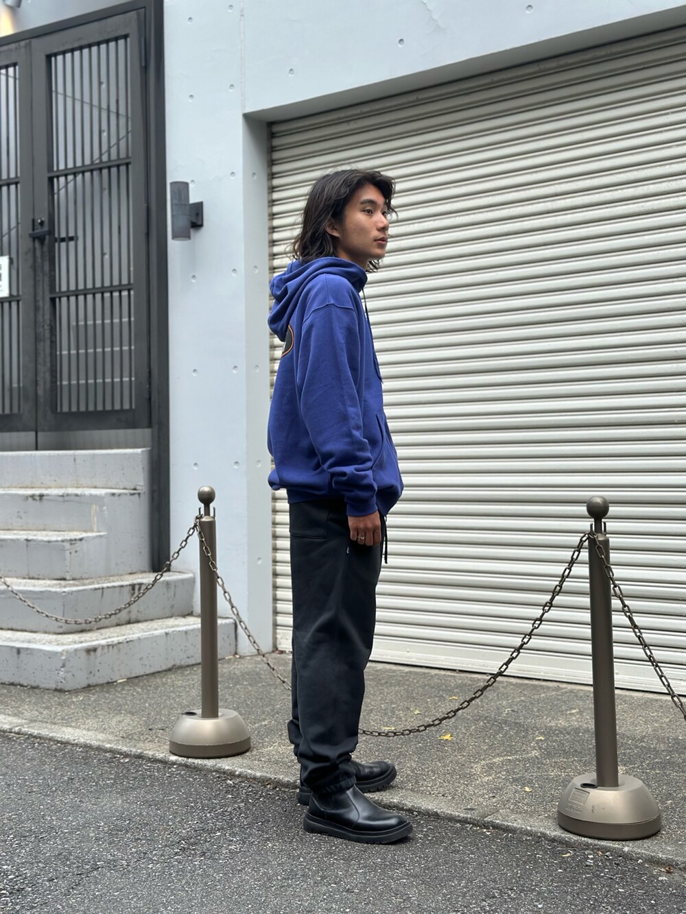 「ワイドパンツ、ヴィンテージ、韓国ファッション、デートコーデ、チェック、セットアップ、アディダス、ビッグシルエット、ブラック、キレイめカジュアル」｜「MANASTASHのMANASTASH/マナスタッシュ/CASCADE PANTS/カスケードパンツ（スウェットパンツ、ブラック系）」を使った、yusuke061019さん（メンズ・173cm）の秋コーディネートの2枚目の写真