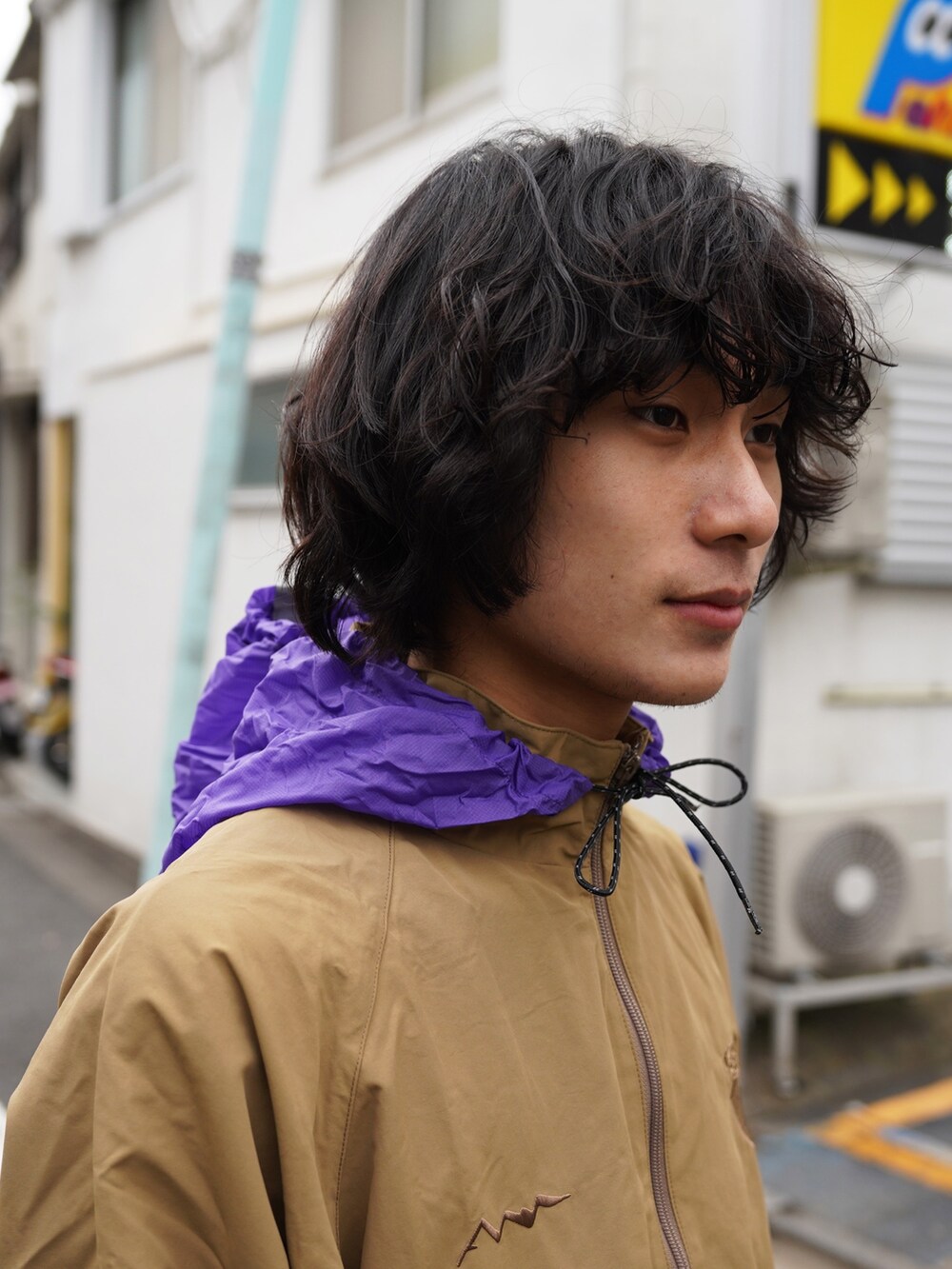 「キルティング、ロングコート、淡色コーデ、冬アウター、オトナカジュアル、おしゃれさんと繋がりたい、シンプルコーデ、休日スタイル、オーバーサイズ、着回しコーデ、マイベストコーデ2024、ゆるコーデ、スポーツミックス、きれいめカジュアル、冬のコーデ」｜「MANASTASHのMANASTASH×MASTERPIECE SOUND/マナスタッシュ×マスターピースサウンド/TRACK JACKET/トラックジャケット（ブルゾン、ベージュ系）」を使った、yusuke061019さん（メンズ・173cm）の冬コーディネートの2枚目の写真