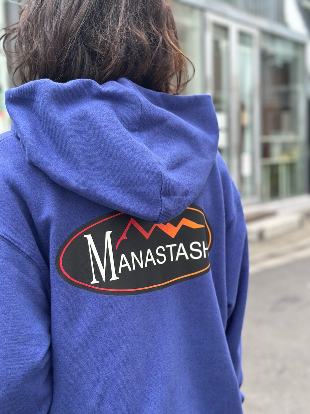 「ワイドパンツ、ヴィンテージ、韓国ファッション、デートコーデ、チェック、セットアップ、アディダス、ビッグシルエット、ブラック、キレイめカジュアル」｜「MANASTASHのMANASTASH/マナスタッシュ/CASCADE PANTS/カスケードパンツ（スウェットパンツ、ブラック系）」を使った、yusuke061019さん（メンズ・173cm）の秋コーディネートの10枚目の写真