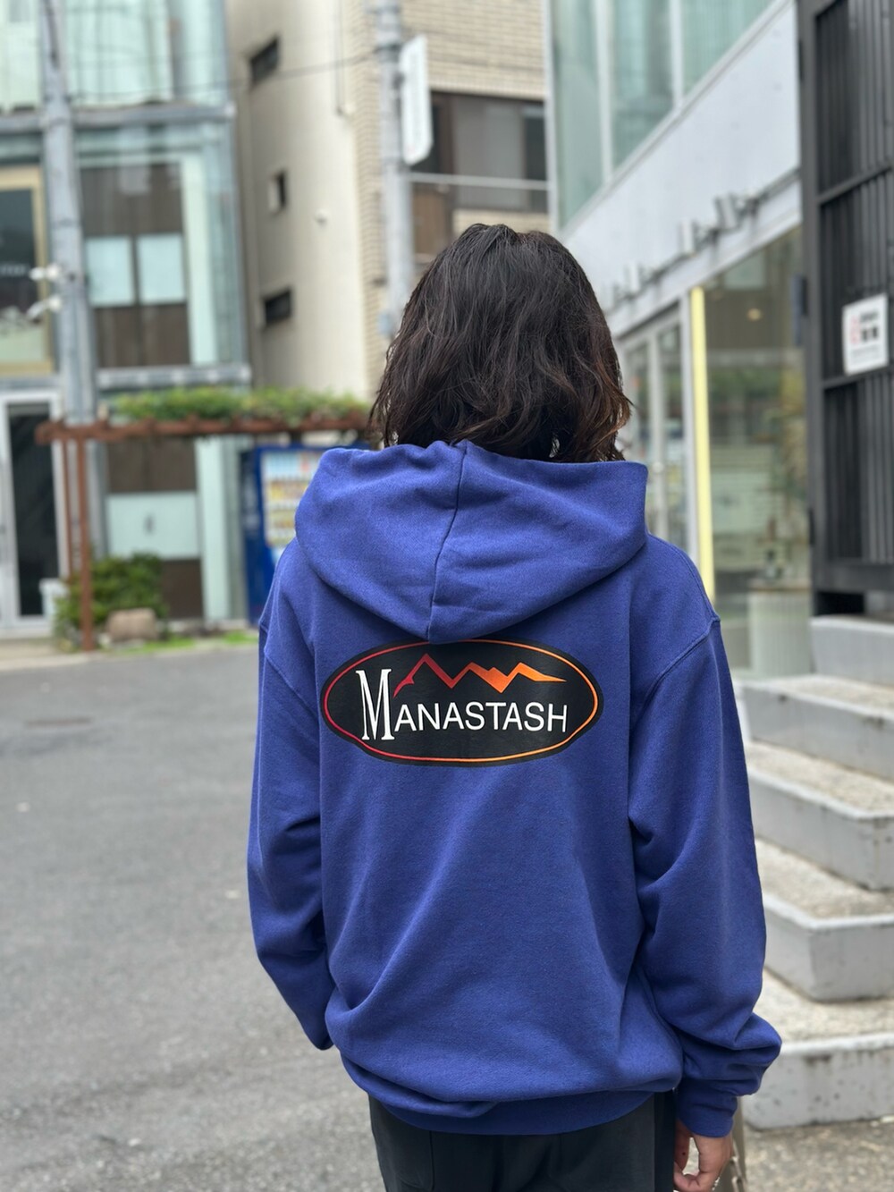「ワイドパンツ、ヴィンテージ、韓国ファッション、デートコーデ、チェック、セットアップ、アディダス、ビッグシルエット、ブラック、キレイめカジュアル」｜「MANASTASHのMANASTASH/マナスタッシュ/CASCADE PANTS/カスケードパンツ（スウェットパンツ、ブラック系）」を使った、yusuke061019さん（メンズ・173cm）の秋コーディネートの6枚目の写真