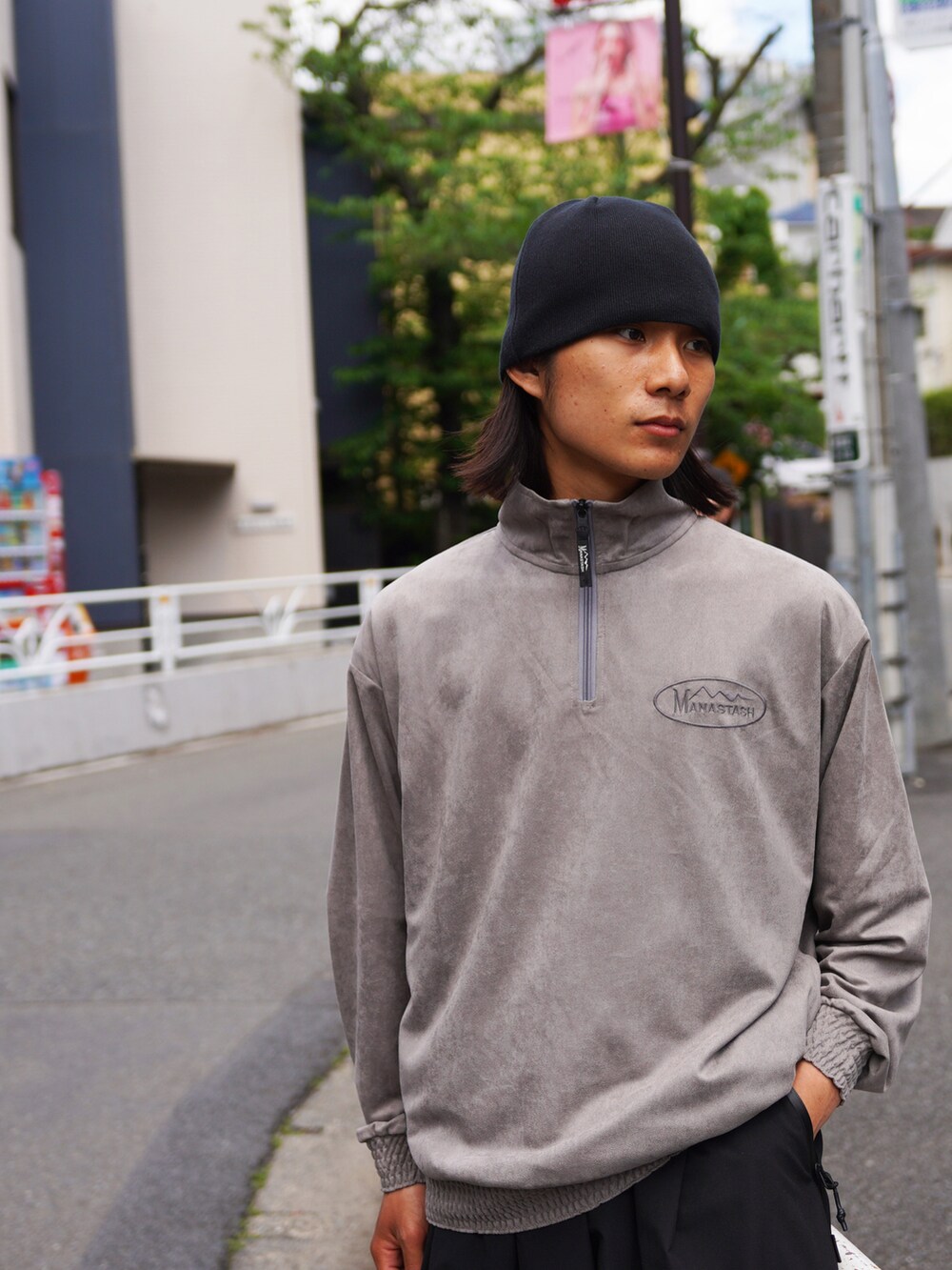 「MANASTASHのMANASTASH/マナスタッシュ/SPRING LODGE HALF ZIP SWEAT（スウェット、グレー系）」を使った、yusuke061019さん（メンズ・173cm）の夏コーディネートの2枚目の写真
