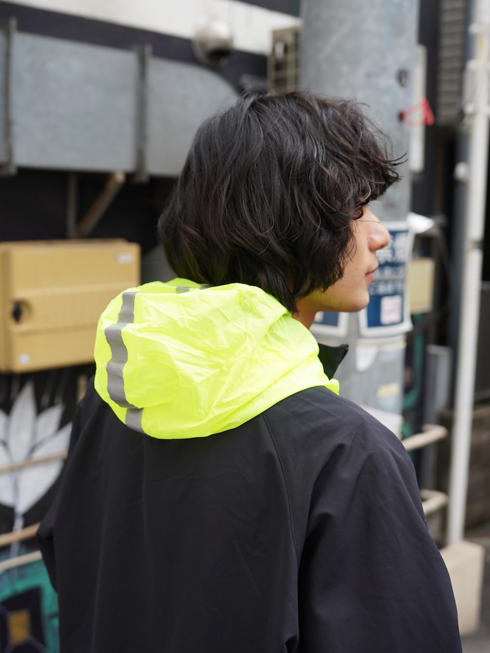 「ニットワンピース、イヤーマフ、チェックパンツ、マフラーぐるぐる、ハーフジップ、真冬のあったかスタイル、おでかけコーデ、大人カジュアル、カジュアルコーデ、休日コーデ、ラフコーデ、オトナカジュアル、シンプルコーデ、秋冬コーデ」｜「MANASTASHのMANASTASH×MASTERPIECE SOUND/マナスタッシュ×マスターピースサウンド/TRACK JACKET/トラックジャケット（ブルゾン、ベージュ系）」を使った、yusuke061019さん（メンズ・173cm）の冬コーディネートの7枚目の写真