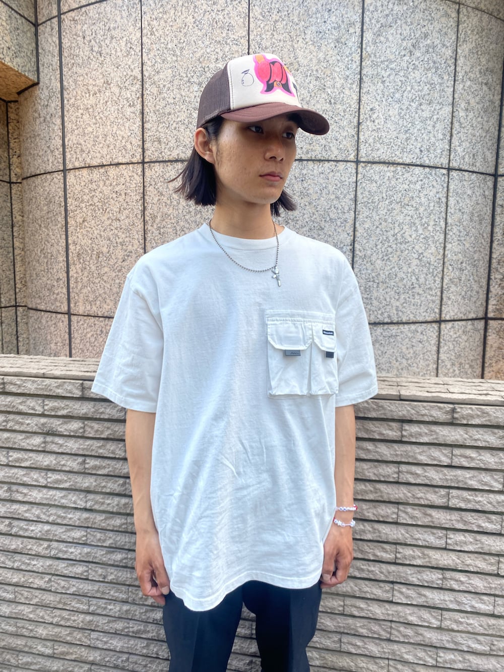 「カジュアル、大人、白、マナスタッシュ、夏コーデ、カジュアルコーデ、白Tシャツ、お洒落、シンプルイズベスト、マナスタッシュづくし」｜「MANASTASHのMANASTASH/マナスタッシュ/DISARMED TEE '24/ディザームドTシャツ（Tシャツ/カットソー、ホワイト系）」を使った、yusuke061019さん（メンズ・173cm）の春コーディネートの2枚目の写真