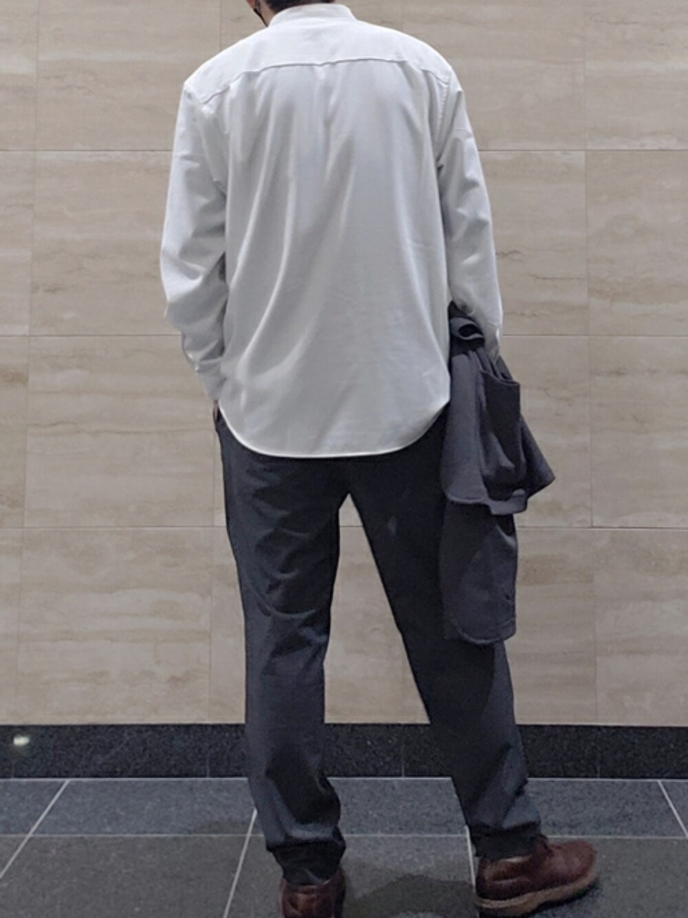 「シンプルコーデ、カジュアルコーデ、大人コーデ、いいね、save、フォローお願いします🤑、ブルー、おしゃれさんと繋がりたい、ネイビー」｜「GUのアイテム（パンツ、ブルー系）」を使った、プルデザインさん（メンズ・170cm）の春コーディネートの4枚目の写真